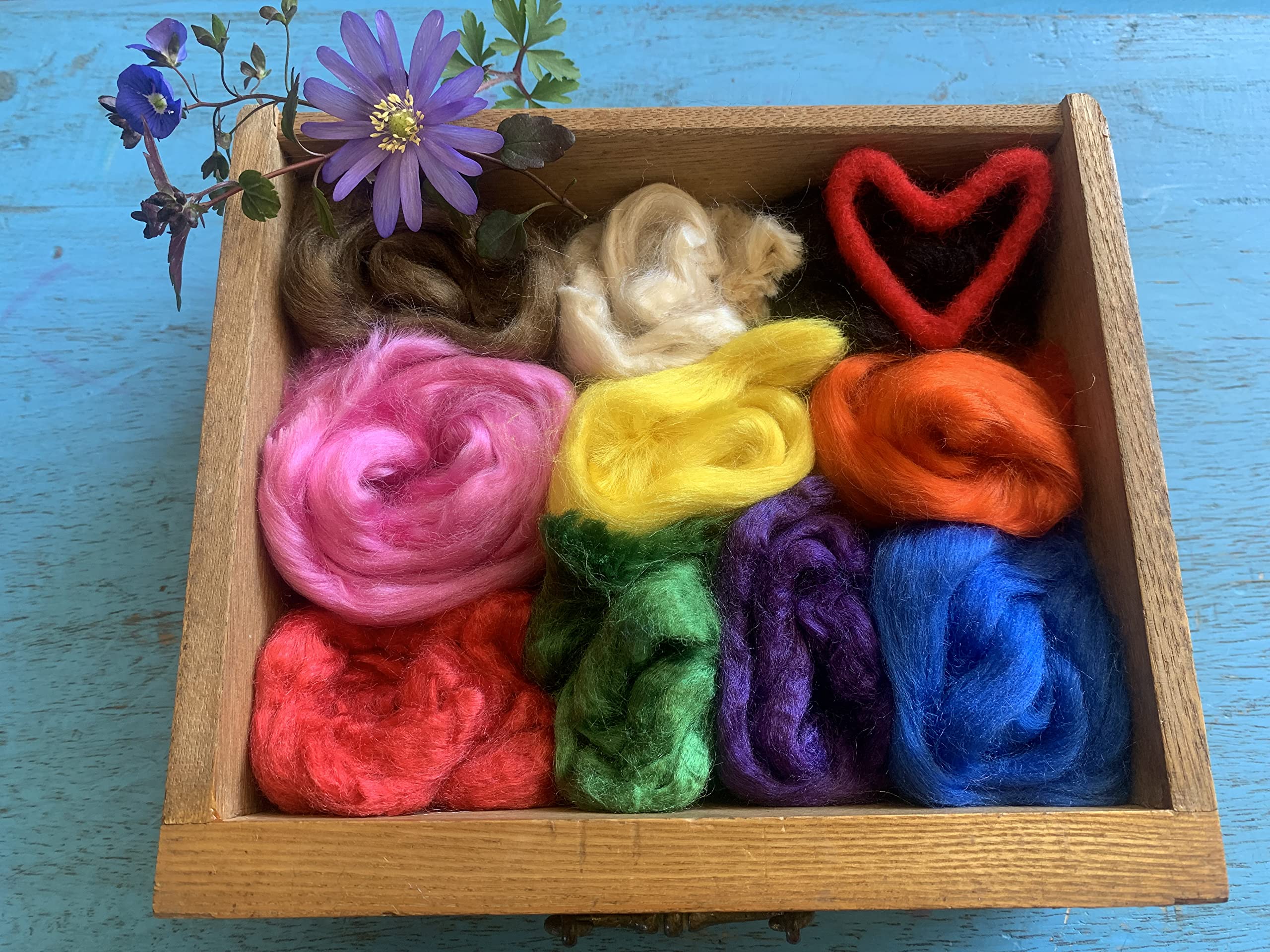 Heidifeathers Mixed Dyed Tussah Silk Fibres In 10 Colours