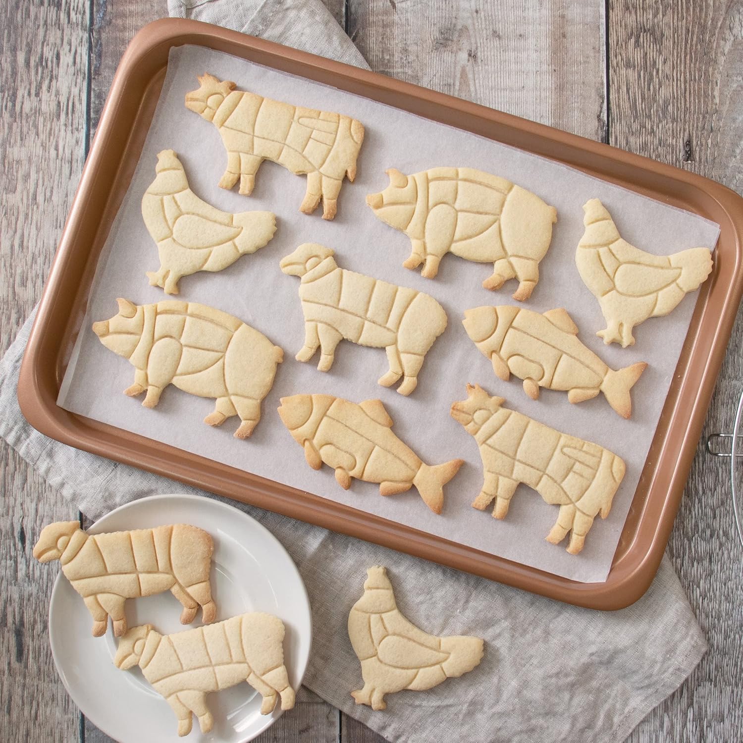 Set of 5 Butcher Cut cookie cutters (Designs: Chicken, Cow, Pig, Lamb and Fish), 5 pieces - Bakerlogy