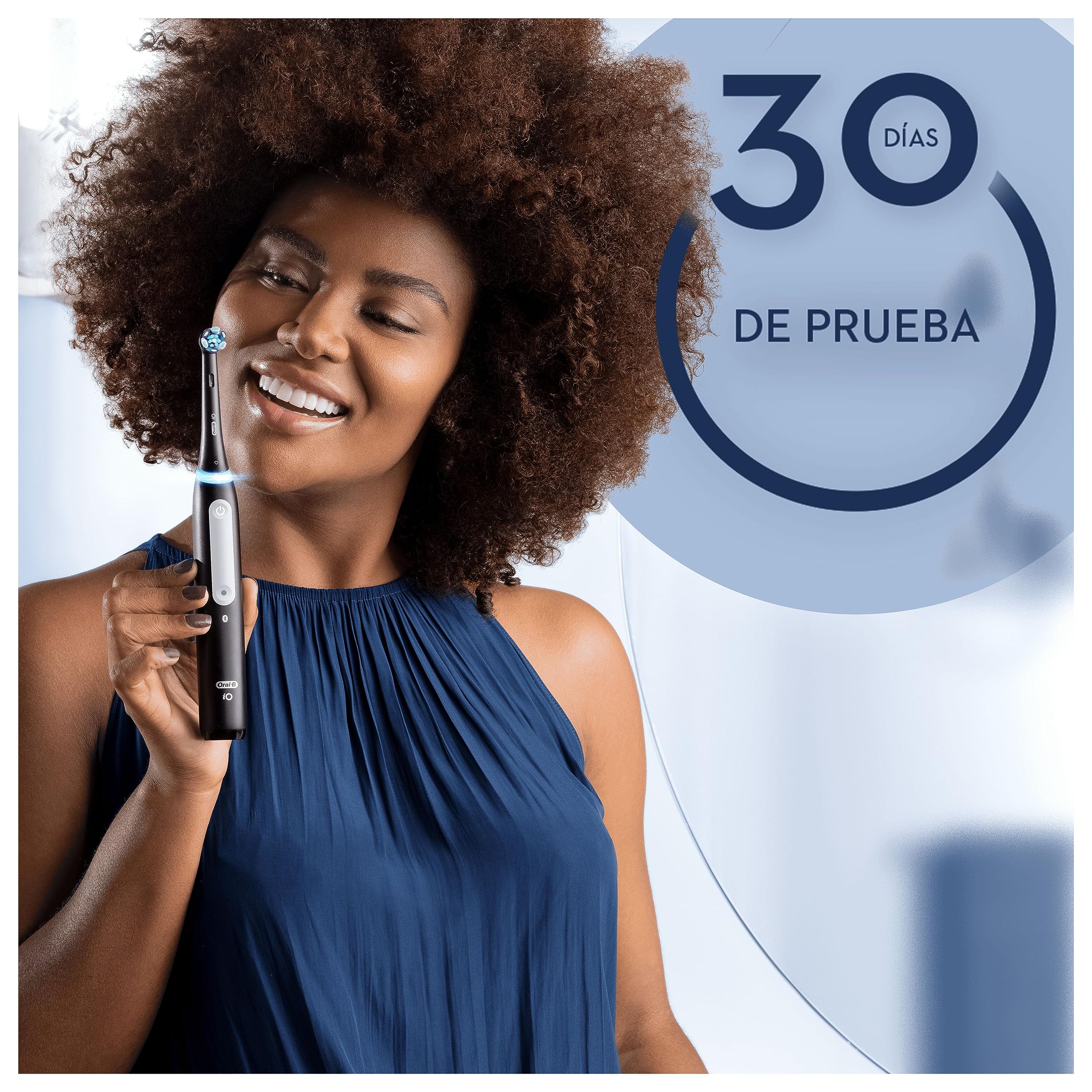 Oral-B iO 4 Pack Doble, Cepillo de Dientes Eléctrico Blanco y Negro, con 2 Cabezales y 1 Estuche de Viaje, Diseñado por Braun