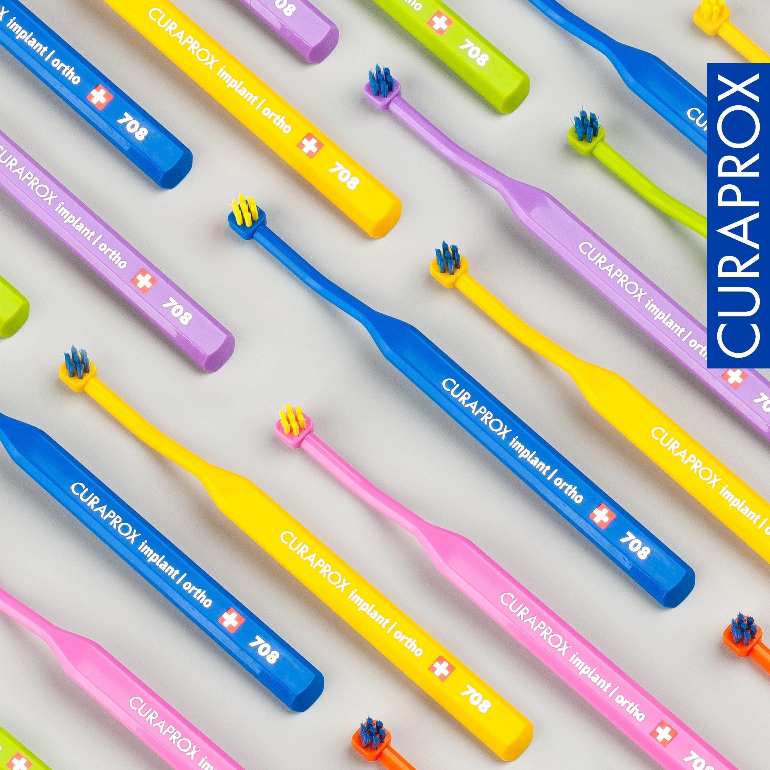 Curaprox implant toothbrush-do implantów, aparatów ortodontycznych i trudnych miejsc/Elastyczna głowica do precyzyjnego czyszczenia/Niebiesko-żółty/pojedyncze opakowanie/Made in Switzerland