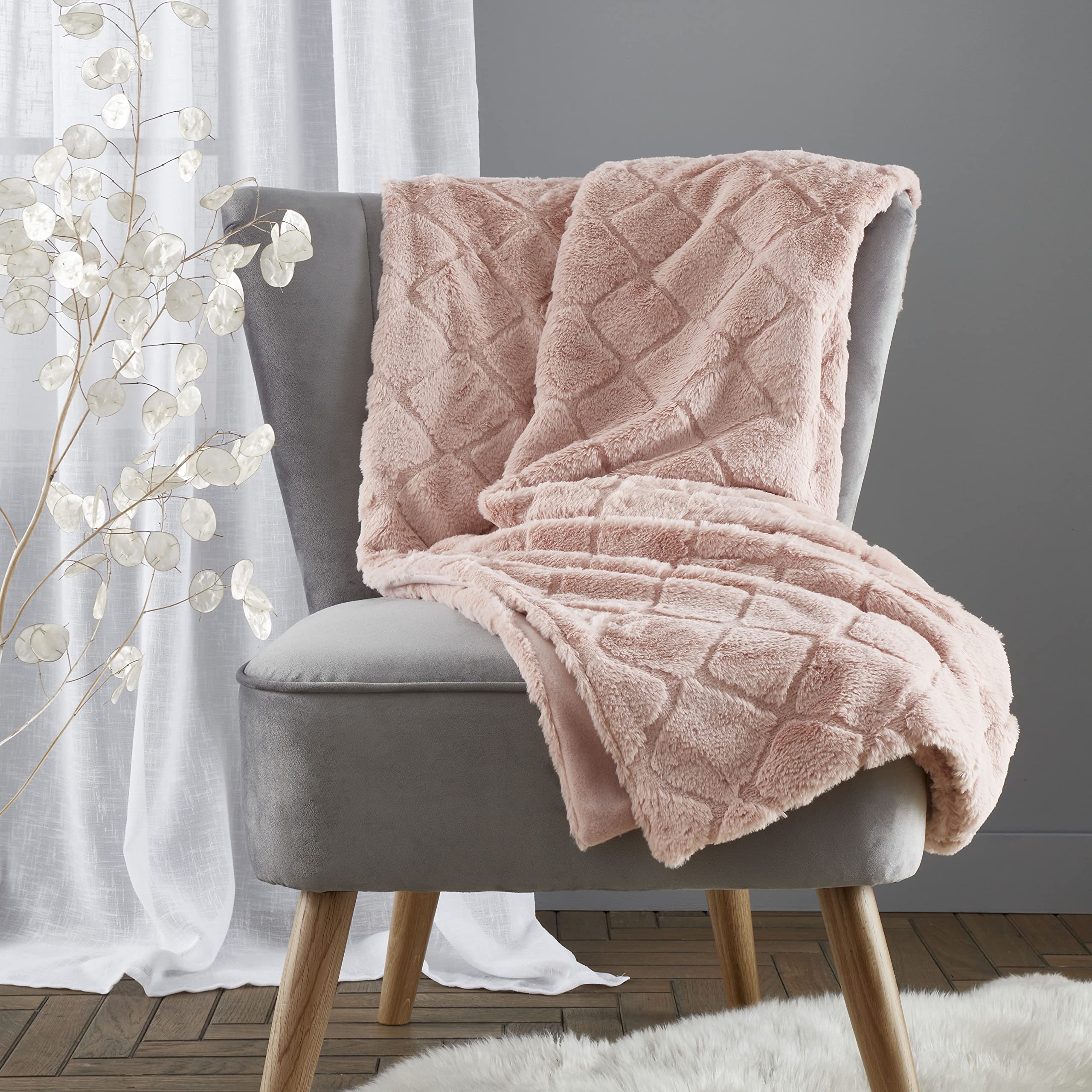 Catherine Lansfield Cosy Diamond 137x170cm Blush Pink