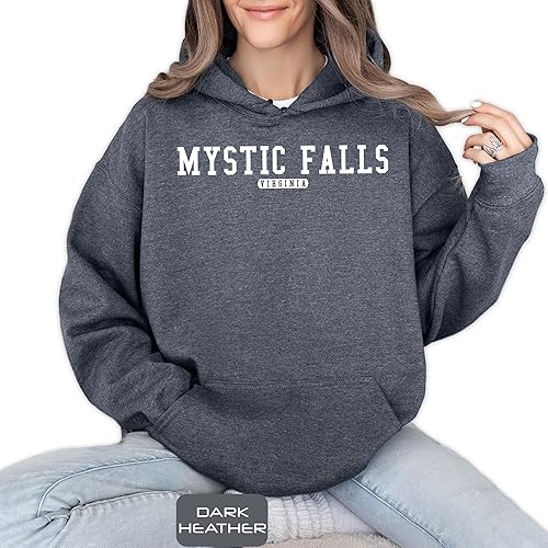 Miniatura 3 de Mystic Falls - Camisetas de Virginia con capucha, ropa de Mystic Falls, camisetas para mujeres y hombres, camisetas TVD, camisetas gráficas de