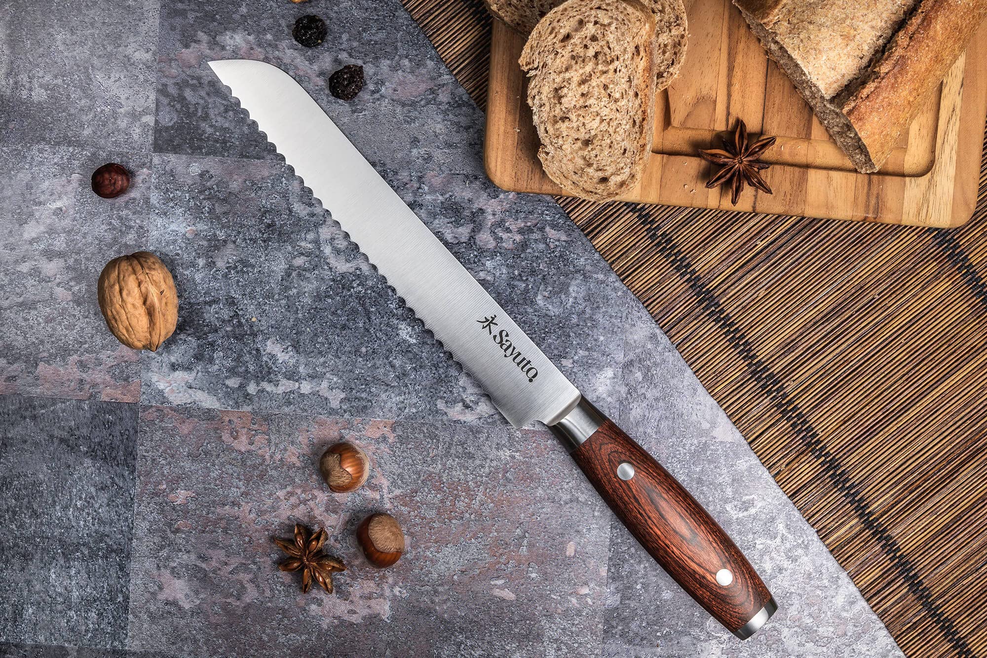 Coltello Per Pane Kuogas 26 Cm: Lama Dentellata Extrasottile In Acciaio Inox E Manico In Legno Pakka - 2