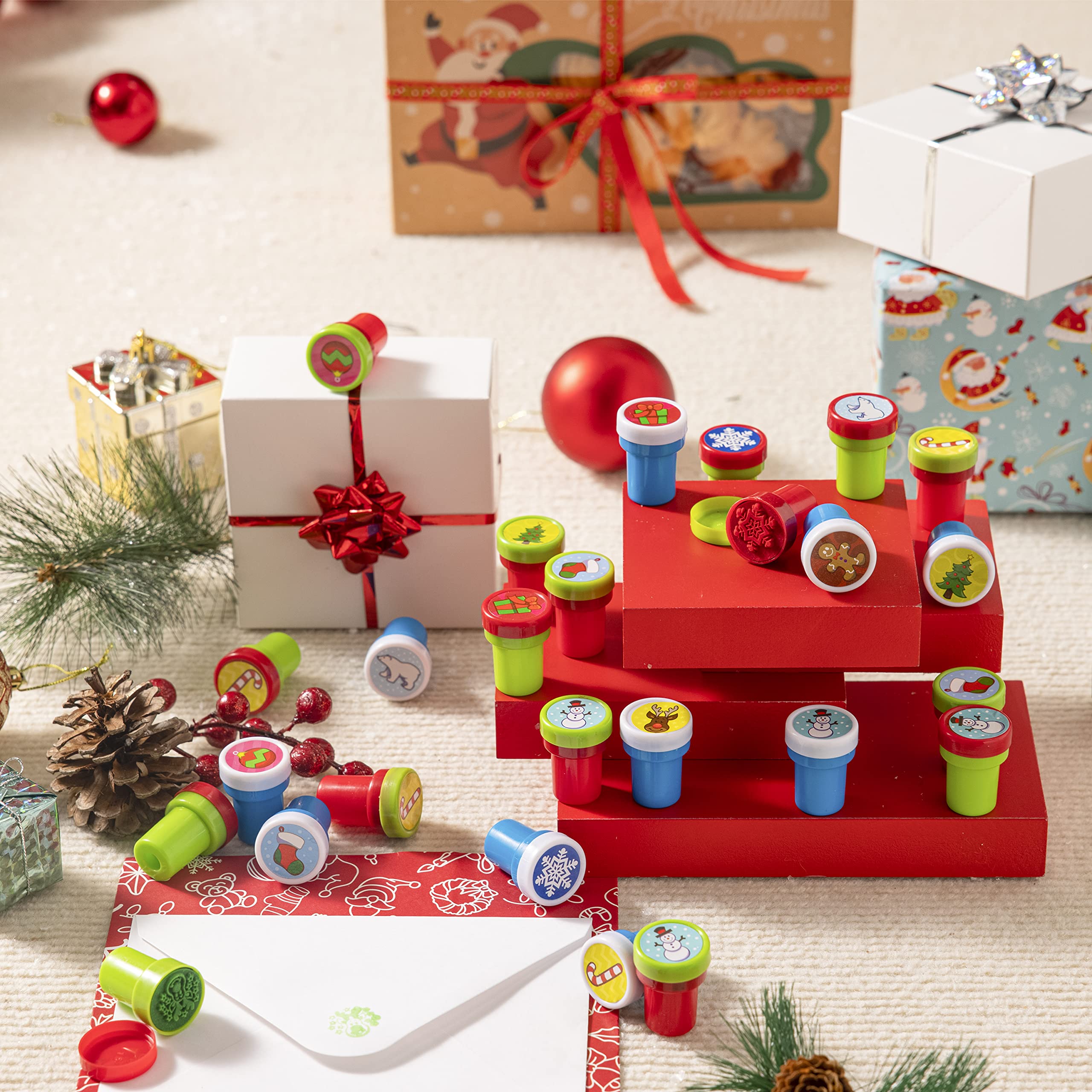 JOYIN Sellos Navidad para Niños 48pcs Sellos para Favor de Fiesta Infantil Premios Escolares Regalo de Cumpleaños
