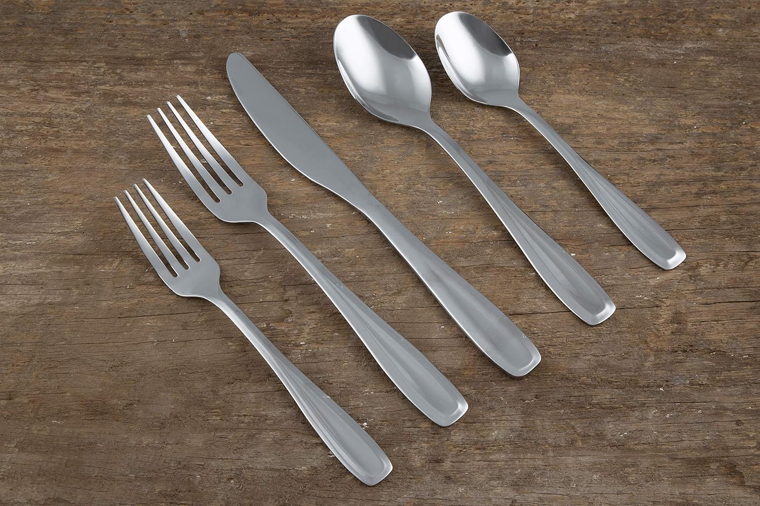 Cambridge 426540CJBR2R Waylen Mirror 40-Piece Flatware Set with Rustic Caddy