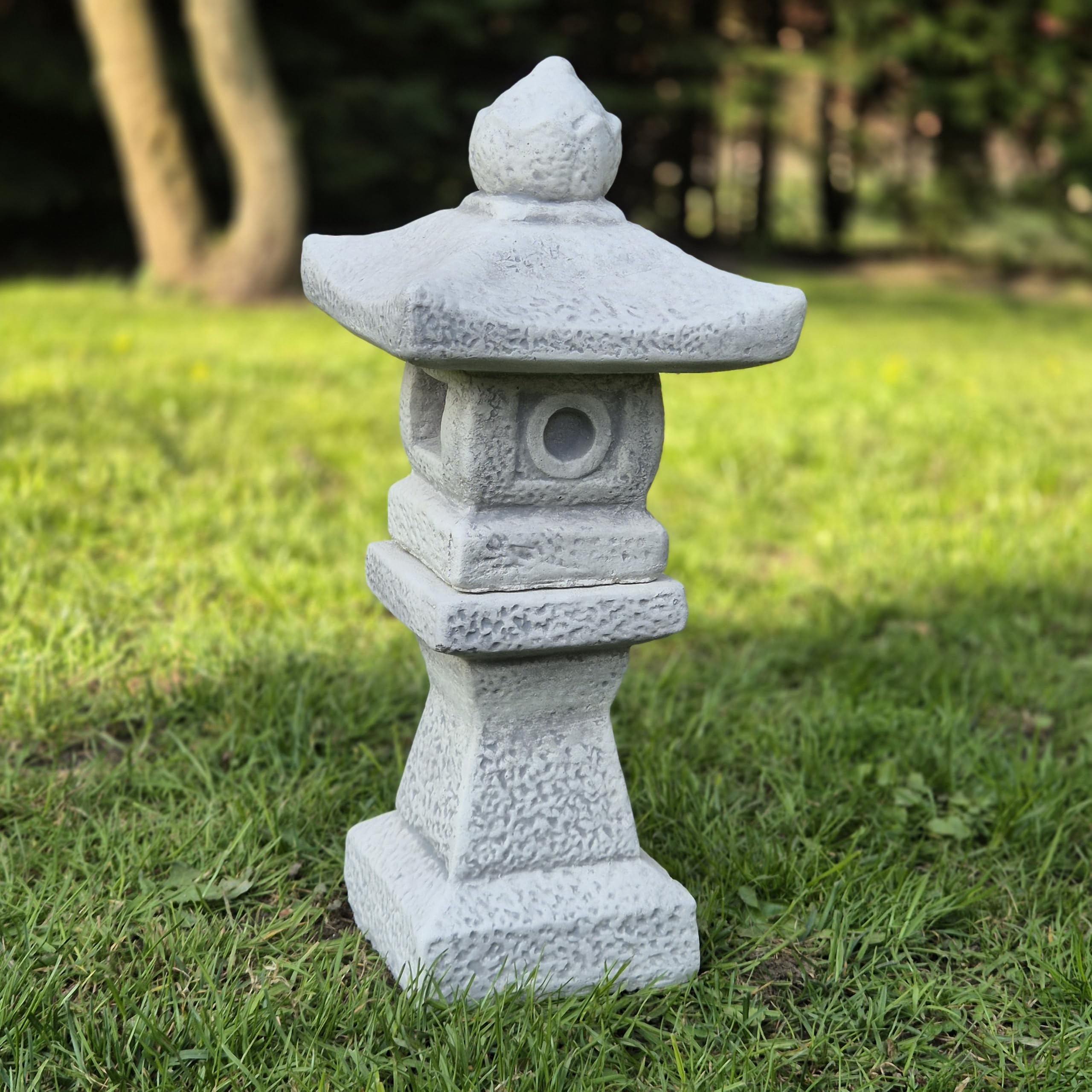 FABRIQ Pagode japonaise toro en pierre – 37 cm, lanterne peinte à la main, figurine résistante aux intempéries – Décoration extérieure