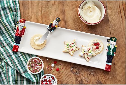 Miniatura 2 de tag Holiday Nutcracker - Plato rectangular de barro blanco sólido con detalle de cascanueces y esparcidor de quesos con mango de cascanueces, 19