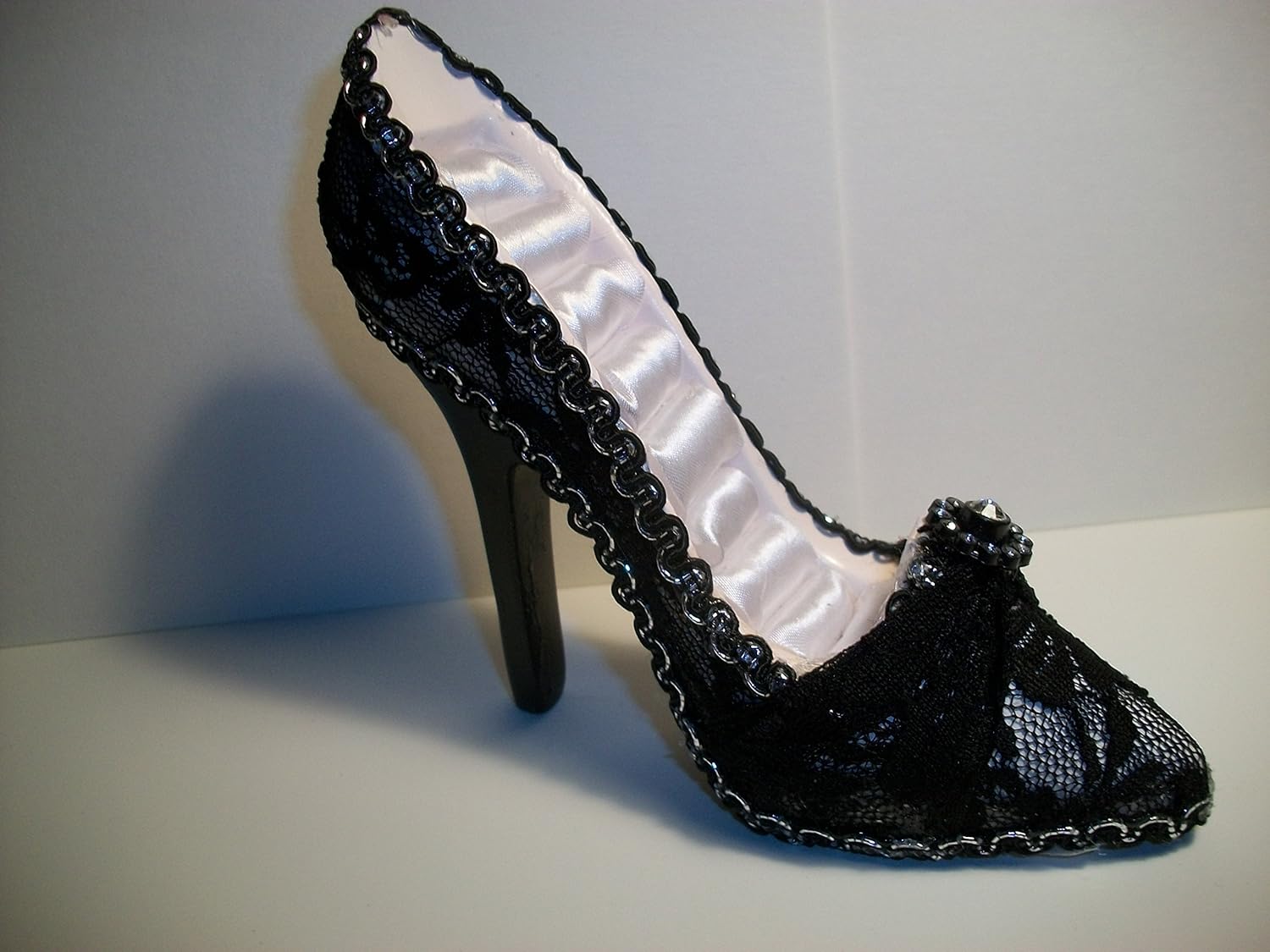 One Small Decorative Ring Holder(color/styles vary