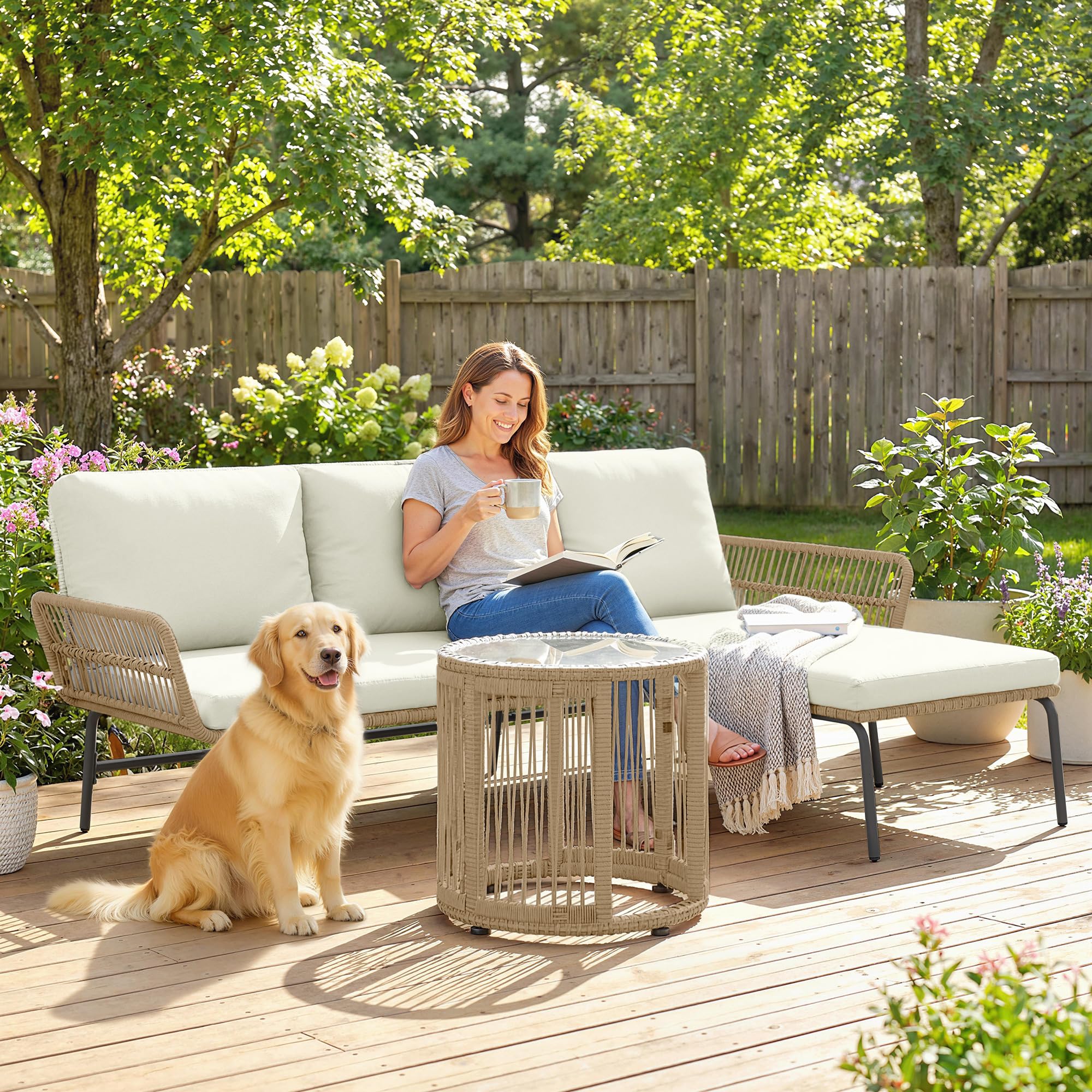 Outsunny Conjunto Jardín Exterior de Ratán con Cojines Conjunto Terraza Resistente a la Intemperie Muebles Jardín Exterior con Sofá de 2 Plazas Chaise Longue y Mesa de Tablero de Vidrio Templado Crema