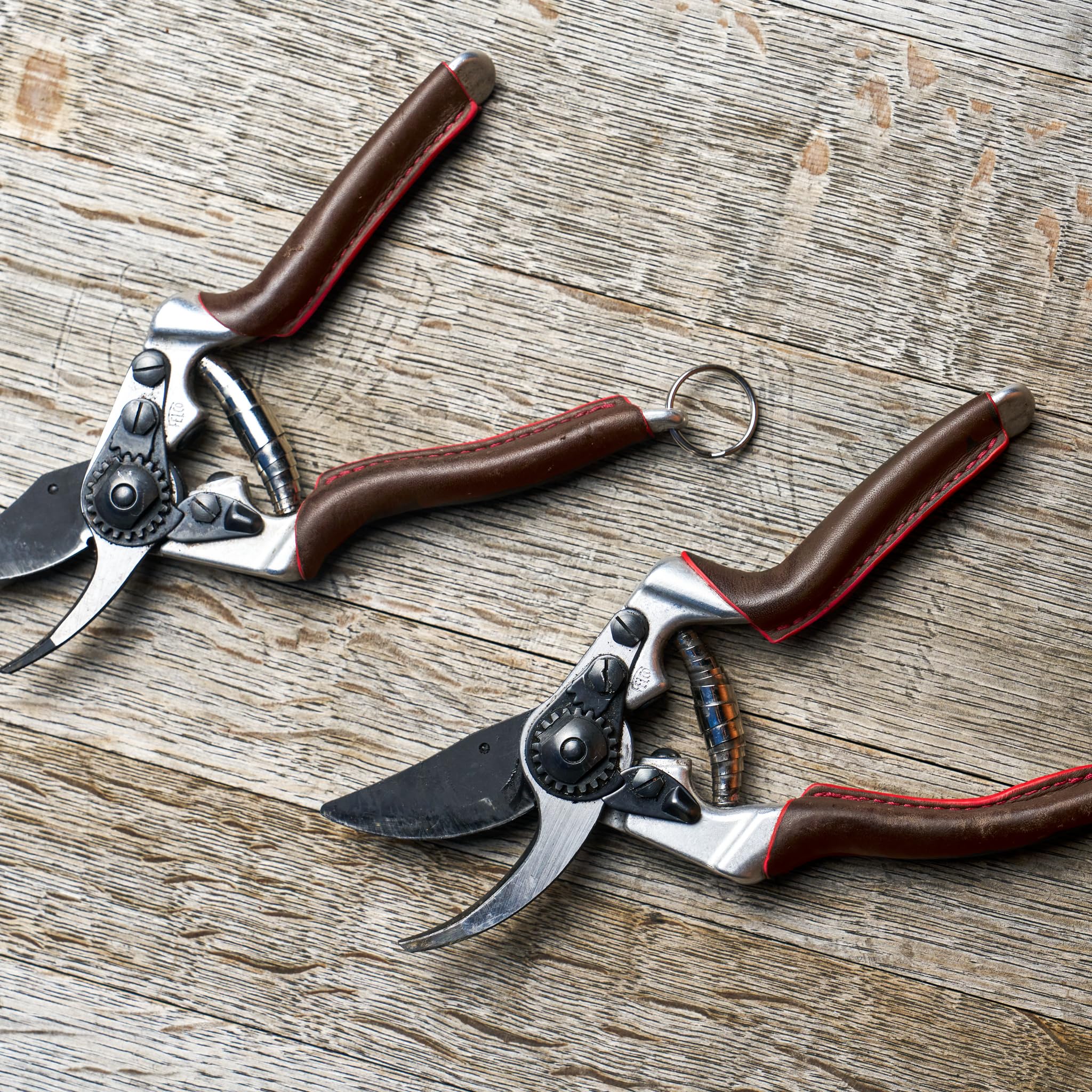 FELCO 8 Elite – Sécateur professionnel droitier pour grandes mains, coupe 25 mm, revêtement F-Tech anti-friction, poignées cuir cousues main, outil ergonomique de taille
