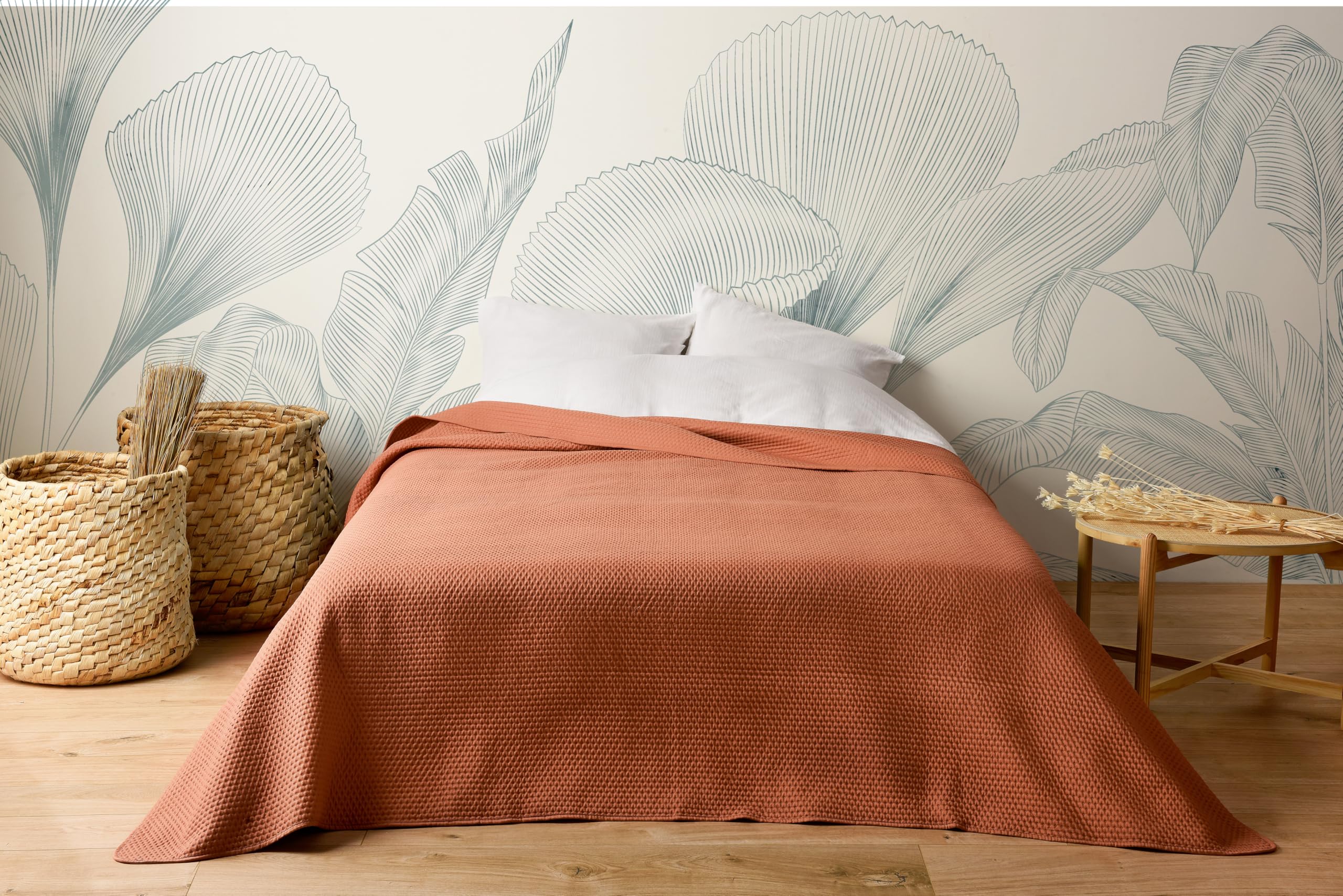 Boutis matelassé rose 250x260 Linder au design capitonné prestigieux
