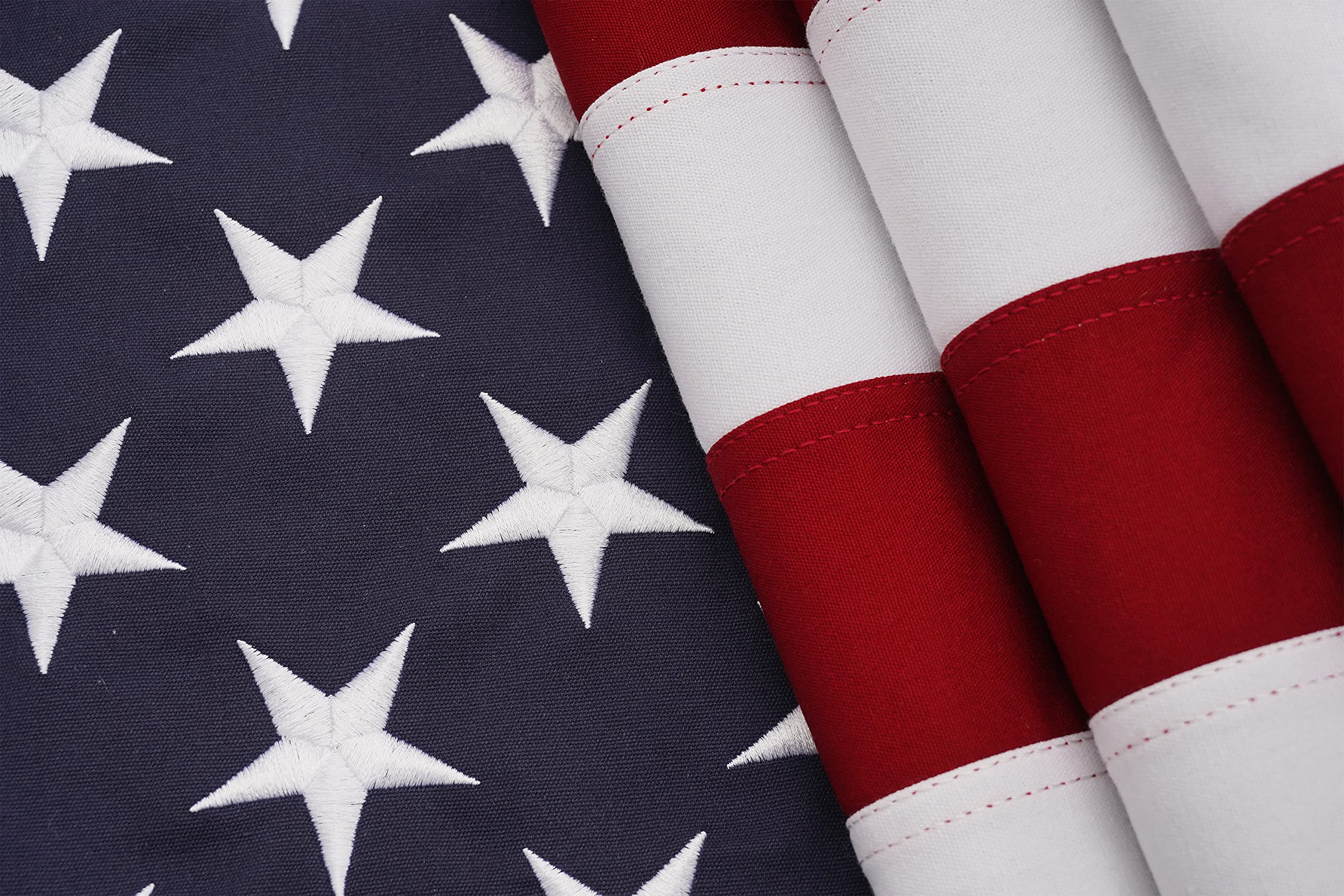 ROTERDON Bandiera americana in cotone, 1,5 x 2,5 m, prodotta negli Stati Uniti, per bandiera commemorativa dei veterani, tessuto resistente, stelle ricamate di lusso, strisce cucite e 2 occhielli in