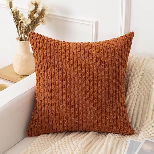 UGASA - Funda de almohada decorativa de pana suave de 26 x 26 pulgadas, estilo bohemio, a rayas, decoración moderna del hogar para sofá, sala de