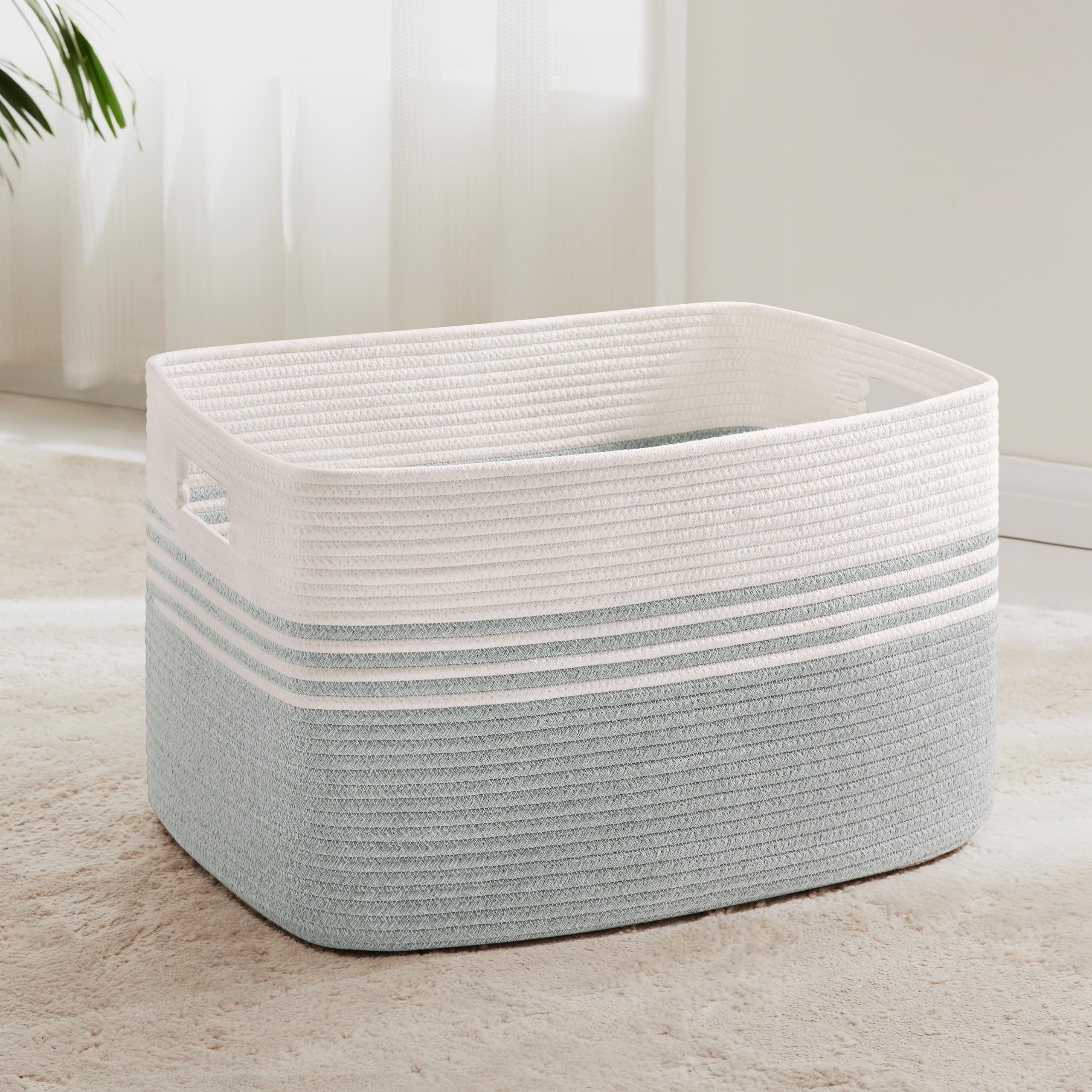 Wäschekorb Geflochten Groß aus Baumwollseil, 72L Aufbewahrungskorb mit Griffen, Korb für Decken, Kleidung, Spielzeug, Laundry Basket für Kinderzimmer Wohnzimmer, 55 x 43 x 30 cm, Weiß und Zartgrün