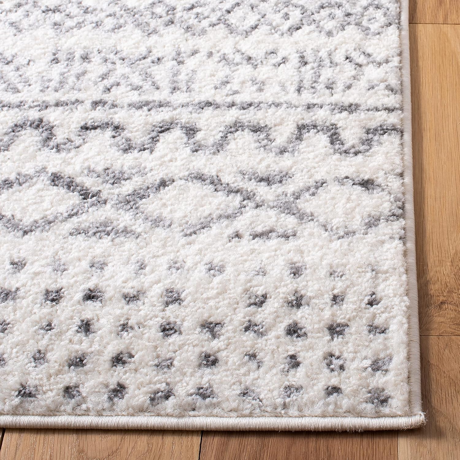 SAFAVIEH Tulum Collection Runner Rug - 2'2" x 9', Ivory & Grey, Moroccan Design, Non-Shedding & Easy to Clean, Ideal for Living Room, Hallway, Foyer, Entryway, Bedroom (TUL624A)