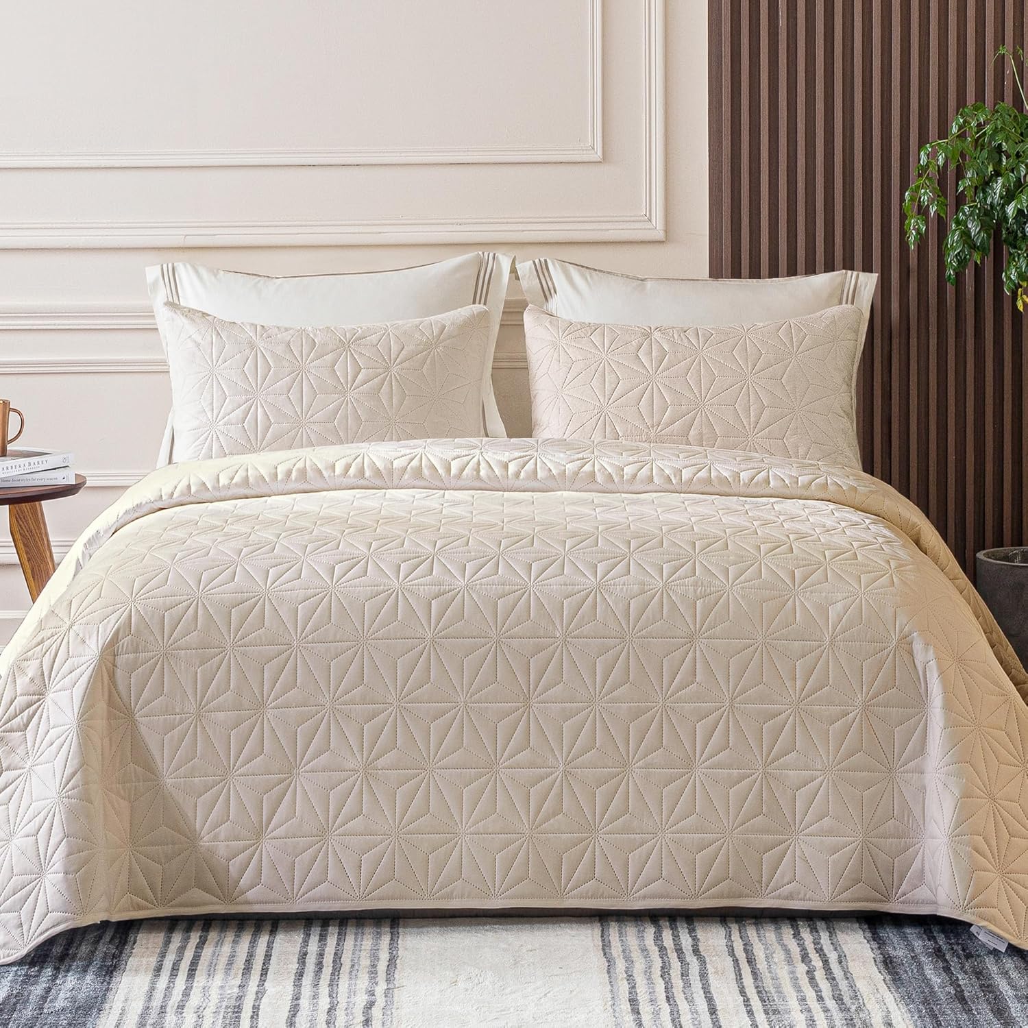 Whale Flotilla King Quilt Bedding Set, Soft Brich Beige Bedspreads Quilts King Size for All Seasons, 3 Pieces Lightweight Geometric Star Pattern Coverlet