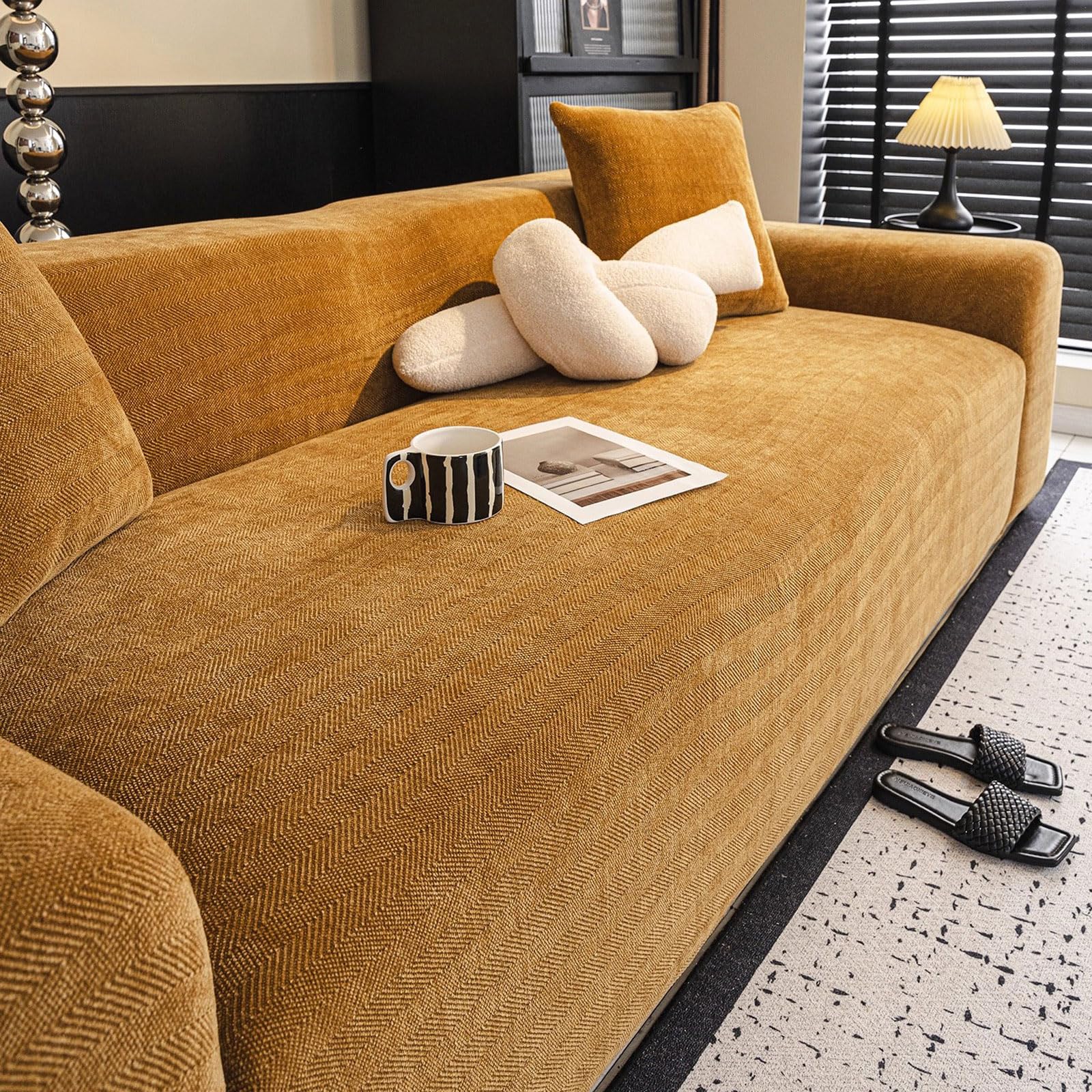 Housse de canapé en velours chic et doux pour sublimer votre salon moderne