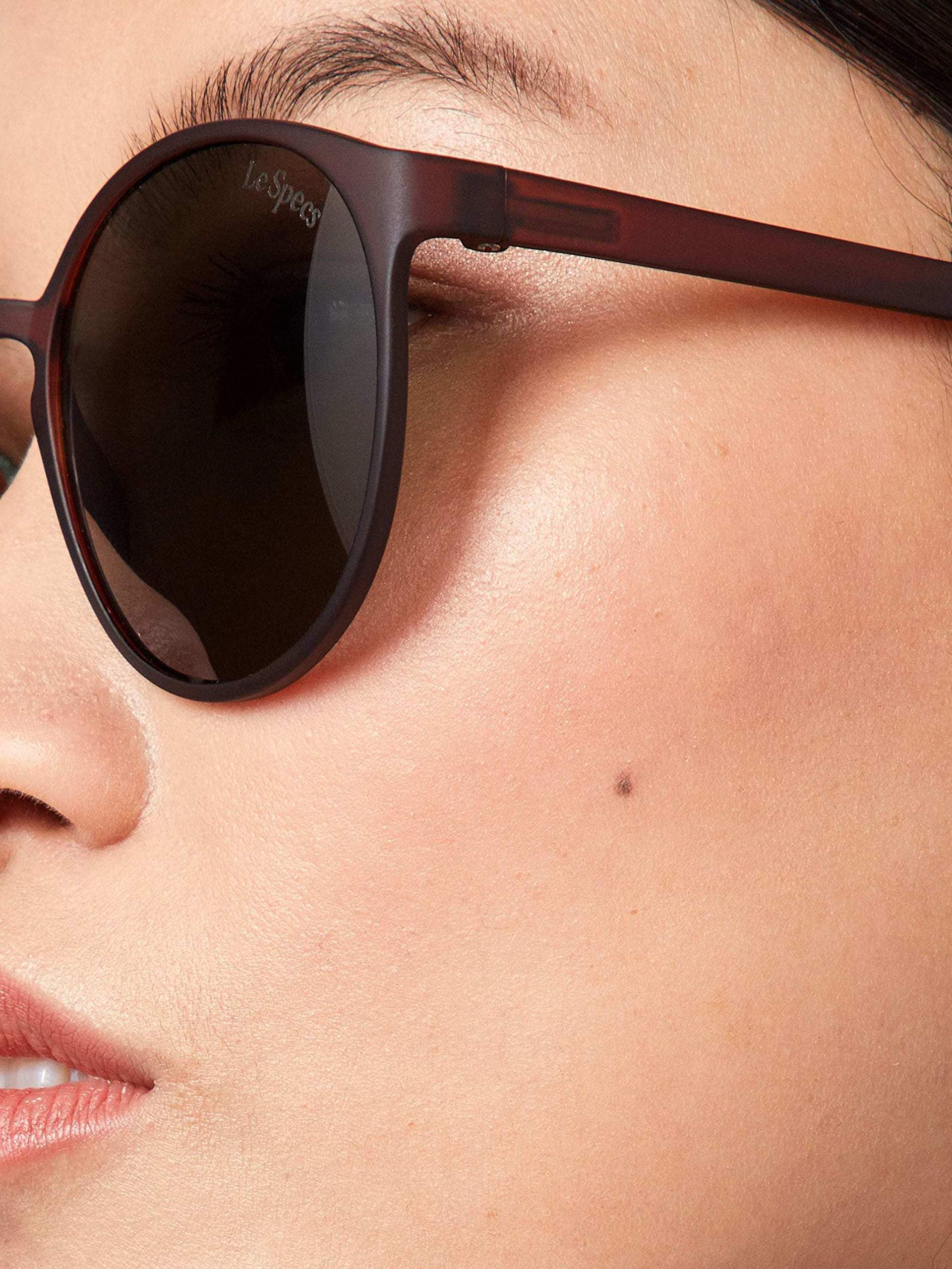 Le Specs SWIZZLE - Sonnenbrille für Damen und Herren Runde Rahmenform mit UV-Schutz