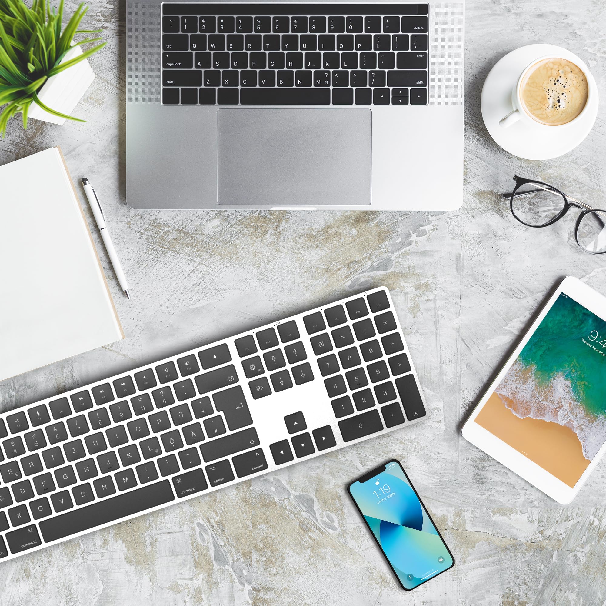 Bluetooth Aluminium Wireless Tastatur für Mac, Low-Profile und leise Tasten für Multi-Device Kompatibel mit Apple iMac, MacBook, Mac und iPad, wiederaufladbarer Akku, Silber Schwarz - KB-K2-SV-DE