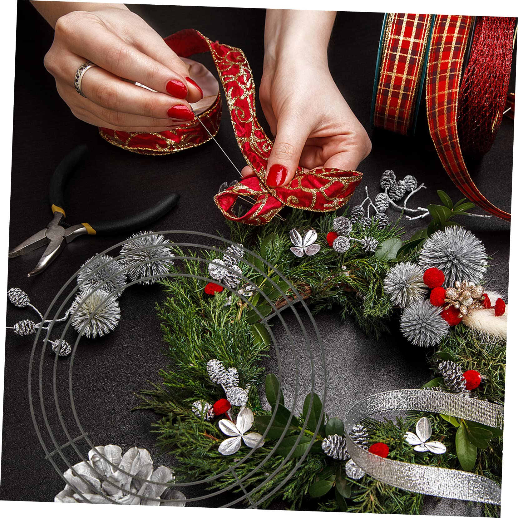 Cabilock 4pcs Wreath Form Circle Backdrop Stand for Flower Decoration Wreath Making for Weddings Christmas Home and