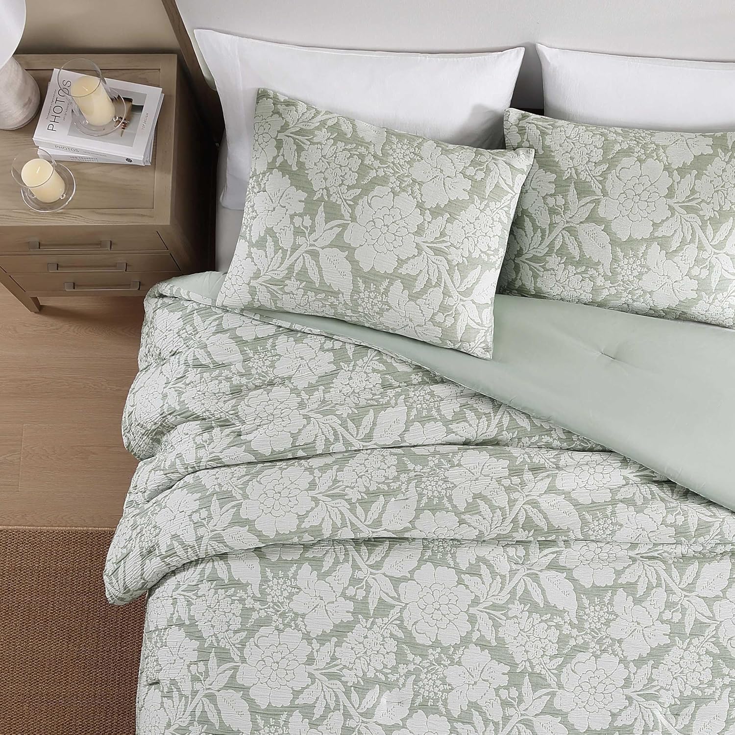 Stone Cottage - King Comforter Set, Luxurious Matelassé Jacquard Bedding with Matching Shams, Oeko-Tex Certified (Redding Floral Green, King)