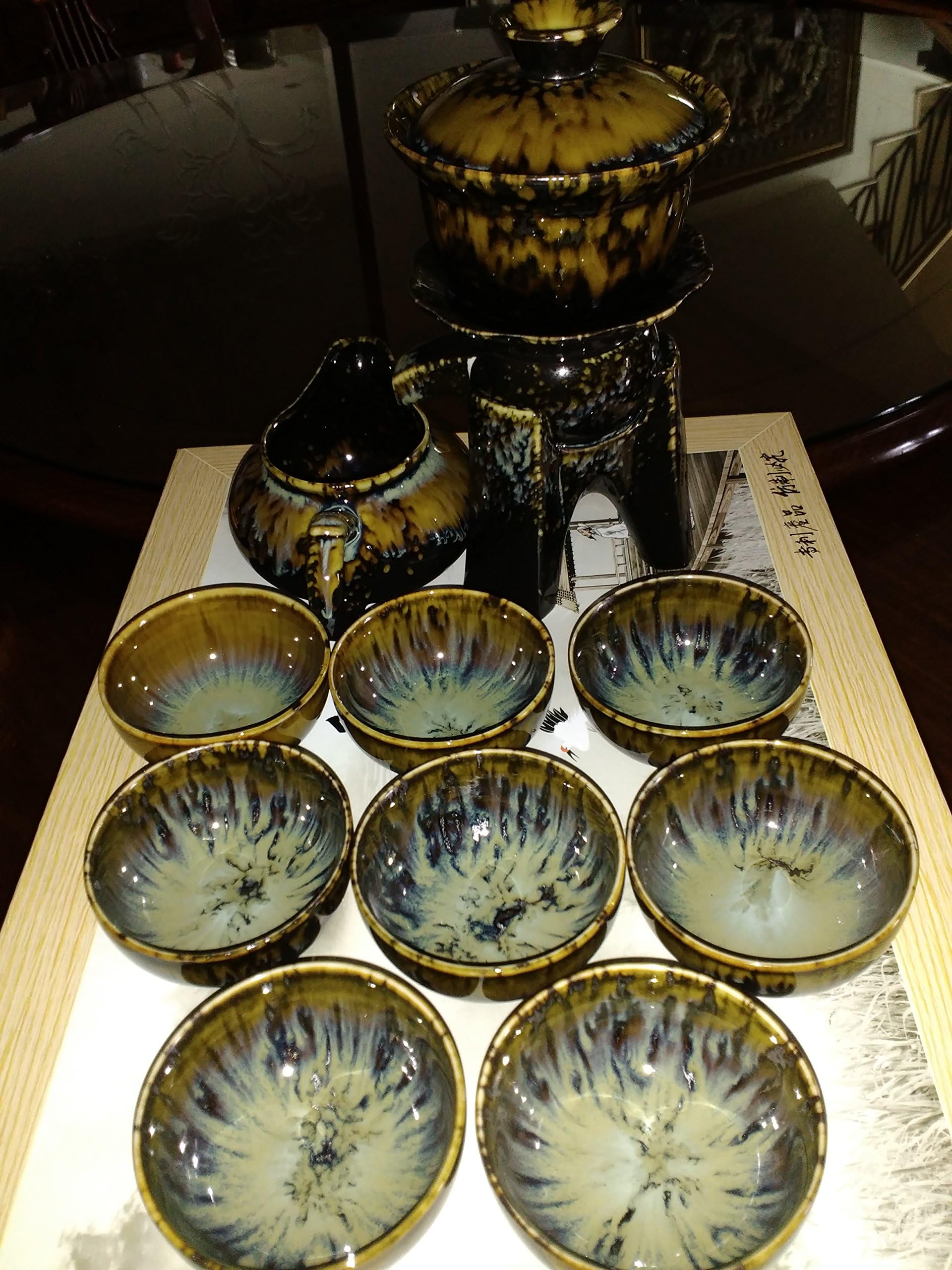 ELEGANT PORCELAIN CHINESE TEAPOT & TEA-CUP GIFT-SET WITH PUSH-LEVER FOR SELF-DISPENSING (greenish-white colour)