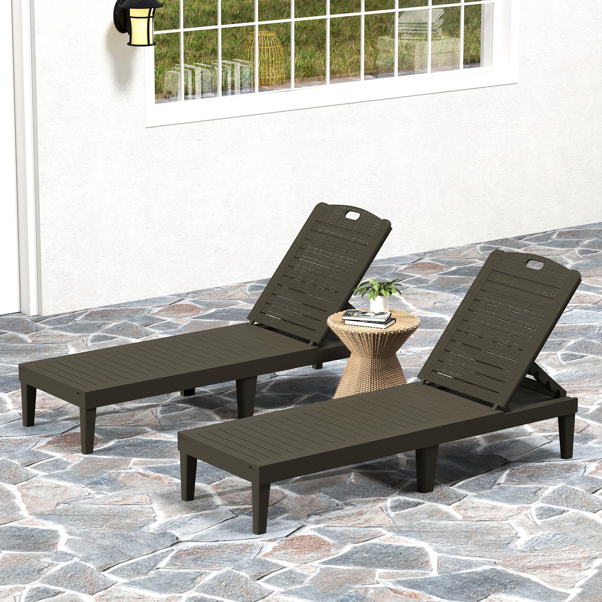 Outsunny Set di 2 Lettini Prendisole da Giardino con Schienale Regolabile su 4 Livelli, Sdraio da Giardino Impermeabile con Effetto Rattan a Doghe in PP, per Spiaggia, Piscina, 56x187x28cm, Nero