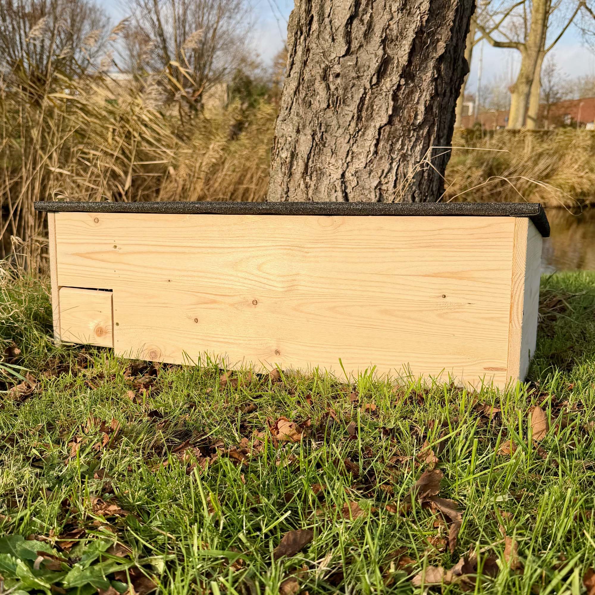 GARTENETAGE XXL Igelhaus mit Rattenklappe aus zertifiziertem Holz – wetterfestes Igel Schutzhaus mit Labyrintheingang