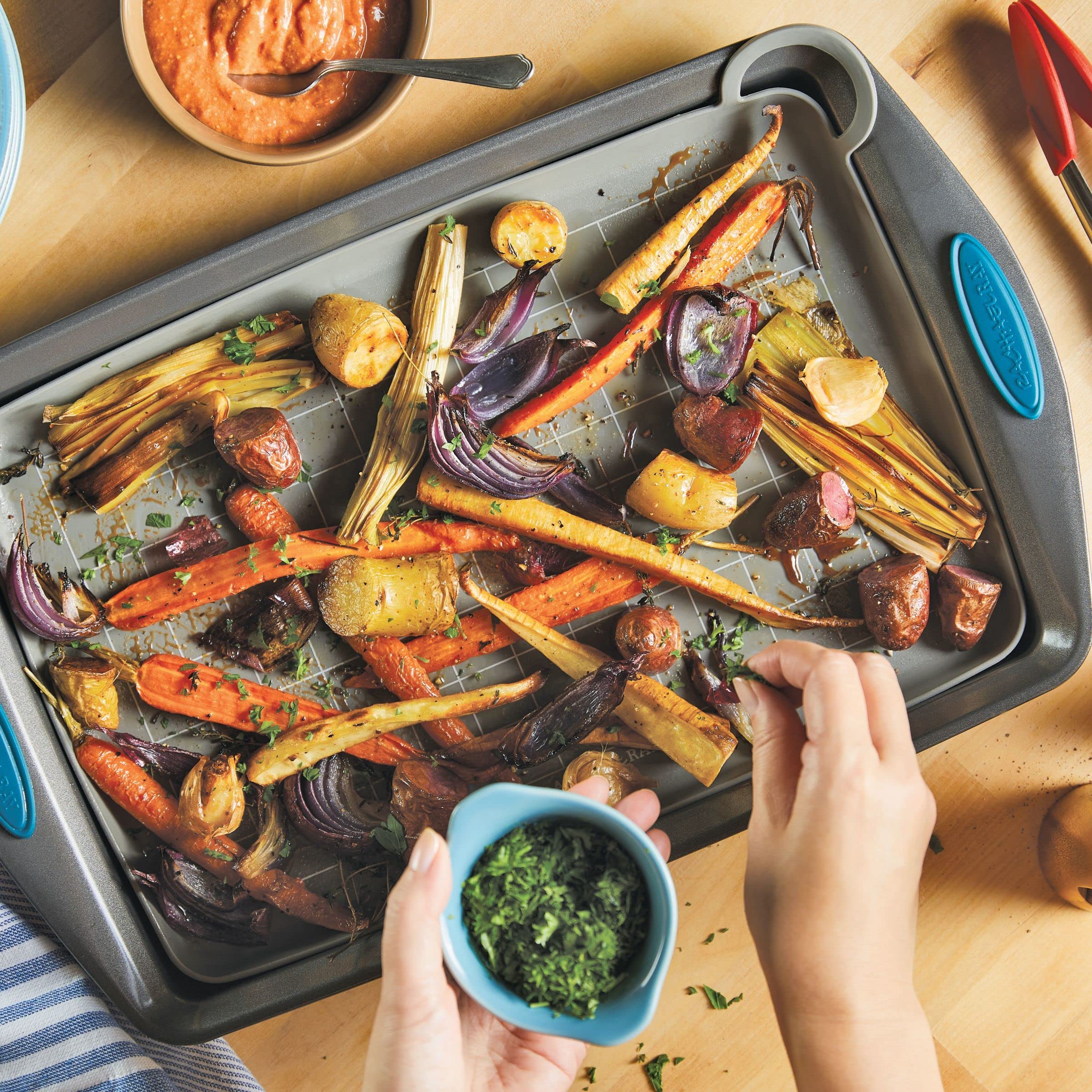 Rachael Ray Tools and Gadgets Silikon-Brat- und Backmatte, antihaftbeschichtet, 25,4 x 37,7 cm, Grau