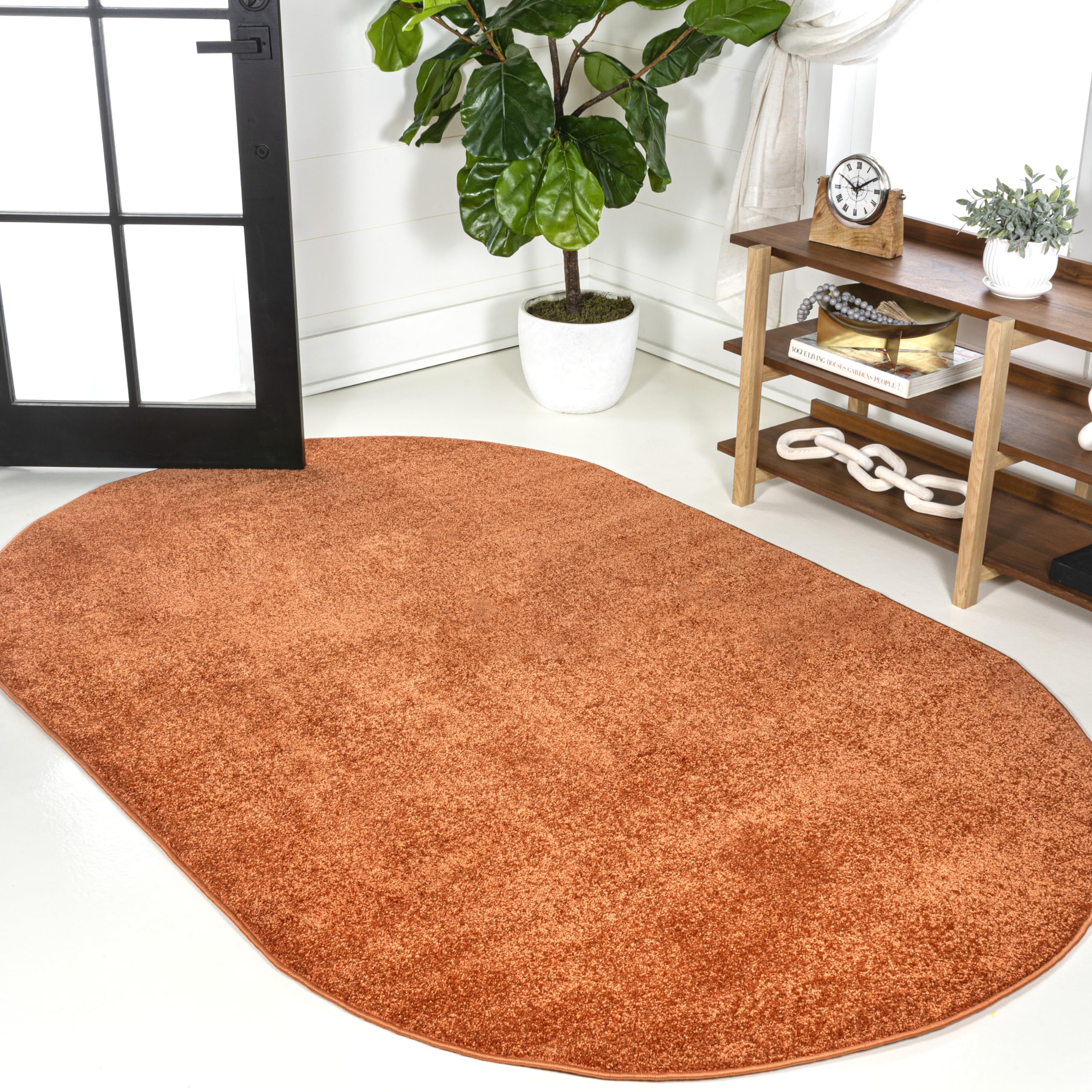 JONATHAN Y SEU100M-4OV Haze Solid Low-Pile Area Rug, Coastal, Bohemian, Minimalist, Classic, Farmhouse, Casual, Glam for Living Room, Dining Room, Bedroom, Kitchen, Orange, 4 X 6 Oval