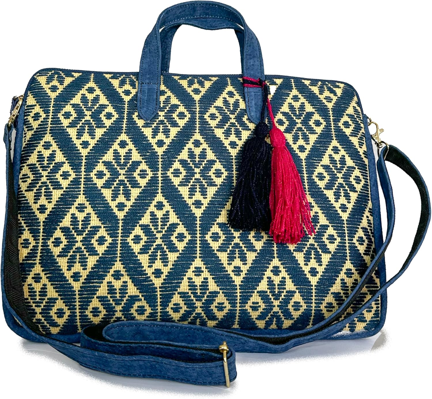 Laptop cover 14" "Martha", made by Jühue Artesanal, Blue Laptop Cover, handmade laptop cover made in Mexico, hand embroidery, embroidered laptop cover, Mexican embroidery, embroidery laptop sleeve.