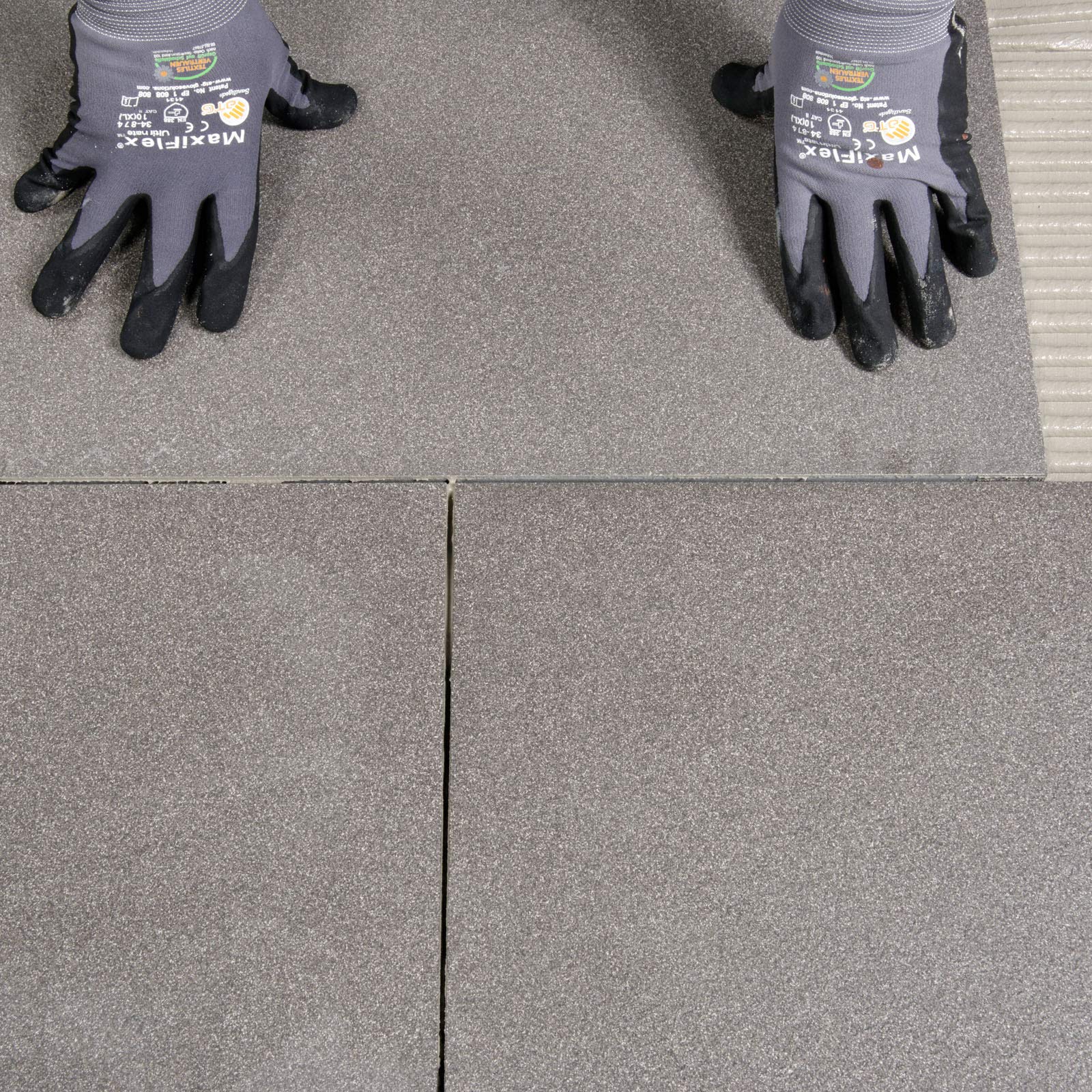 ARDEX X90 OUTDOOR MicroteC3 - Adesivo flessibile per esterni, 25 kg, posa senza efflorescenze di piastrelle in gres porcellanato, lastre di cemento e pietra naturale in interni ed esterni.