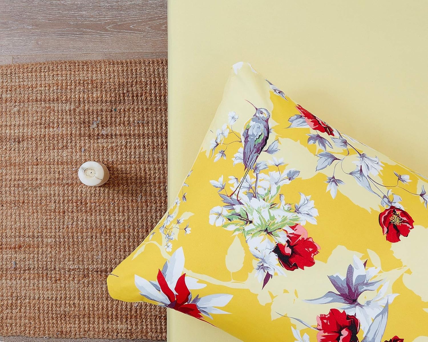 DaDa Bedding Lovely Yellow Floral Fitted and Flat Bed Sheets - Radiant Sunshine Hummingbirds Multi-Colorful Red Flowers - Bright Vibrant w/Pillow Cases Set - Cal King Size - 4-Pieces