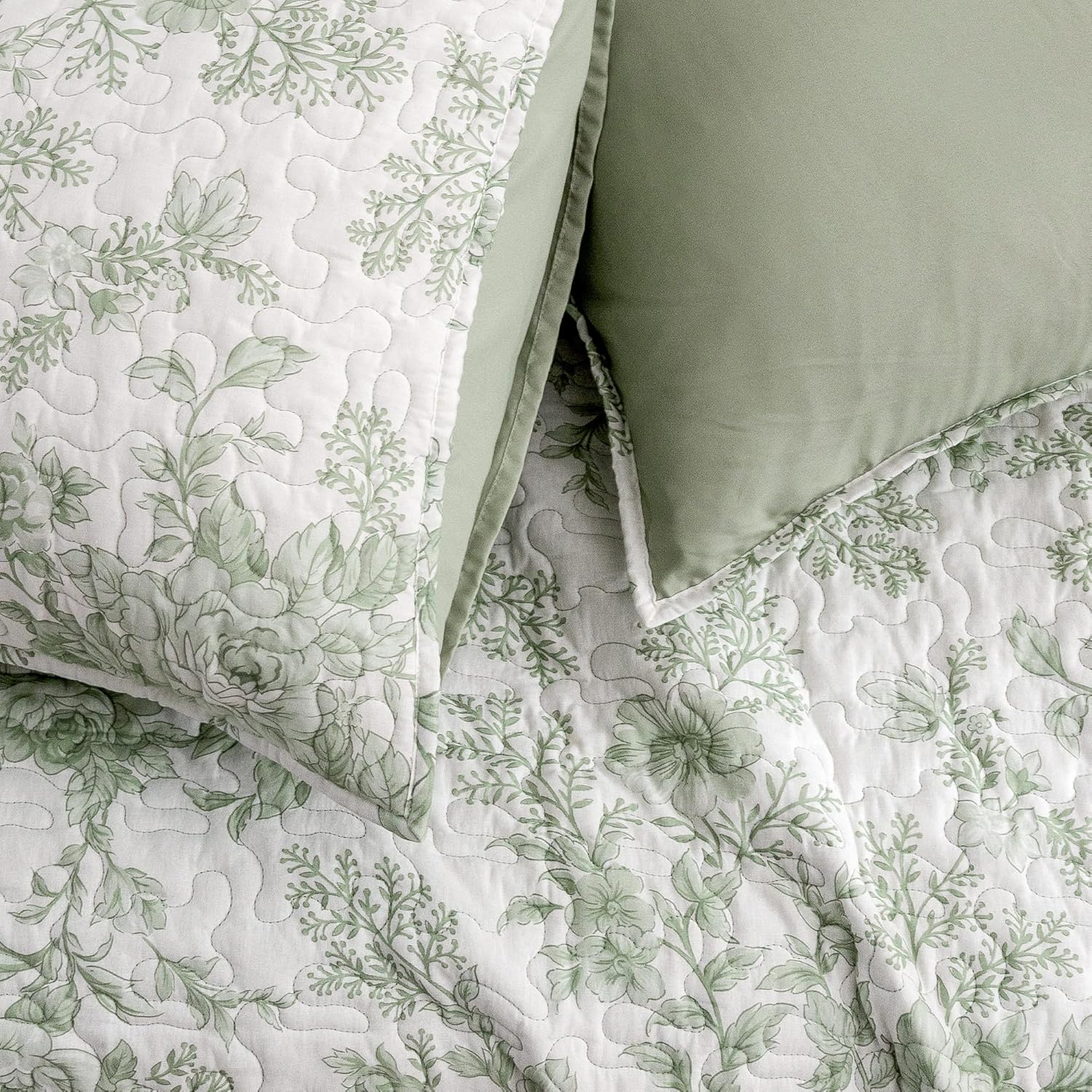 Wonderful Spring Fresh Quilt, Sage Green Floral Bedspread Queen Size, 3 Piece Cotton Vintage Farmhouse Bedding Set, Machine Washable Lightweight Soft Bed Cover for All Season | breathable material, Hypoallergenic soft
