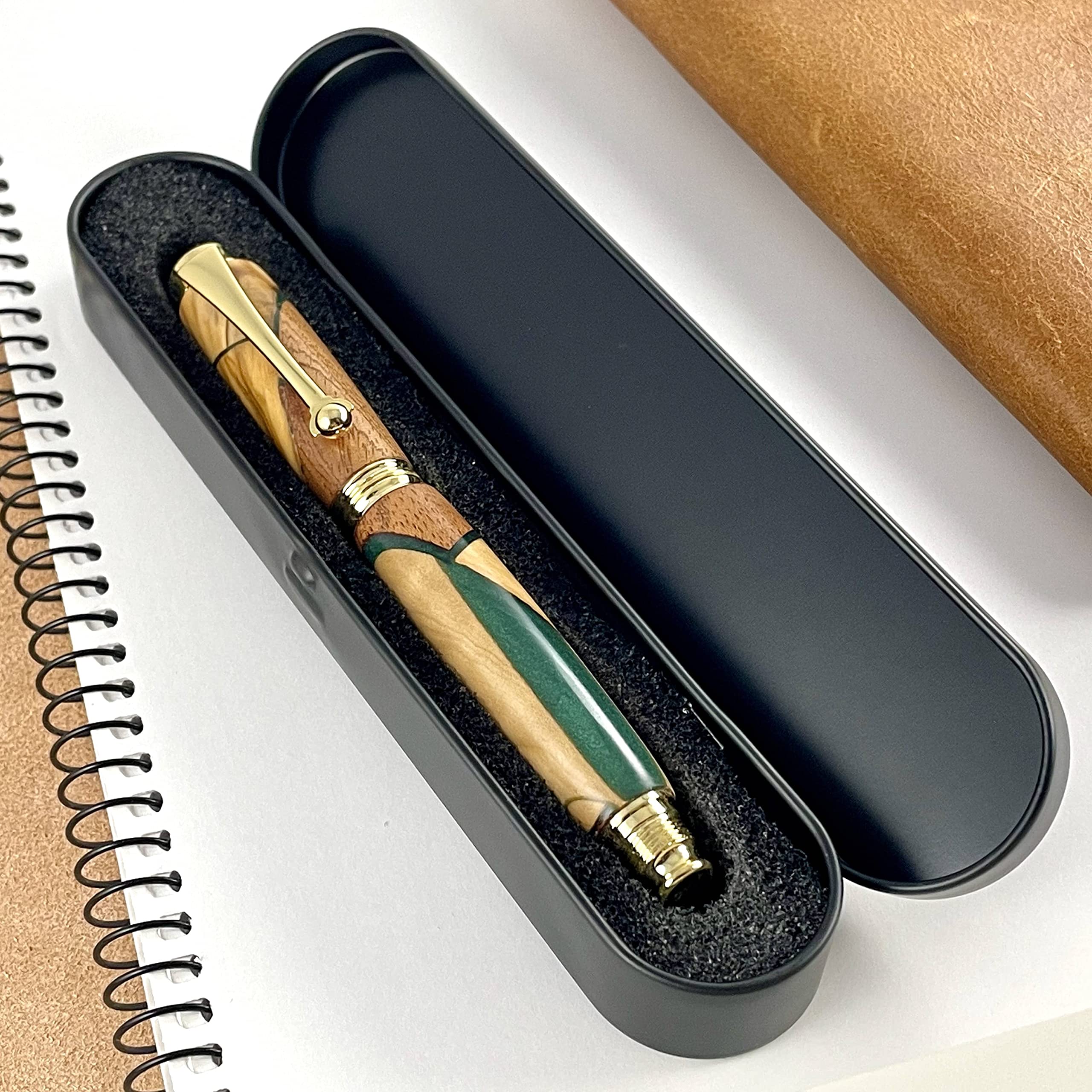 Stylo Roller Premium Bois Précieux et Résine verte, Fabriqué à la Main en France, Stylo Personnalisé avec Gravure, Livré avec boîte Métal | Cadeau Noel, Enseignante