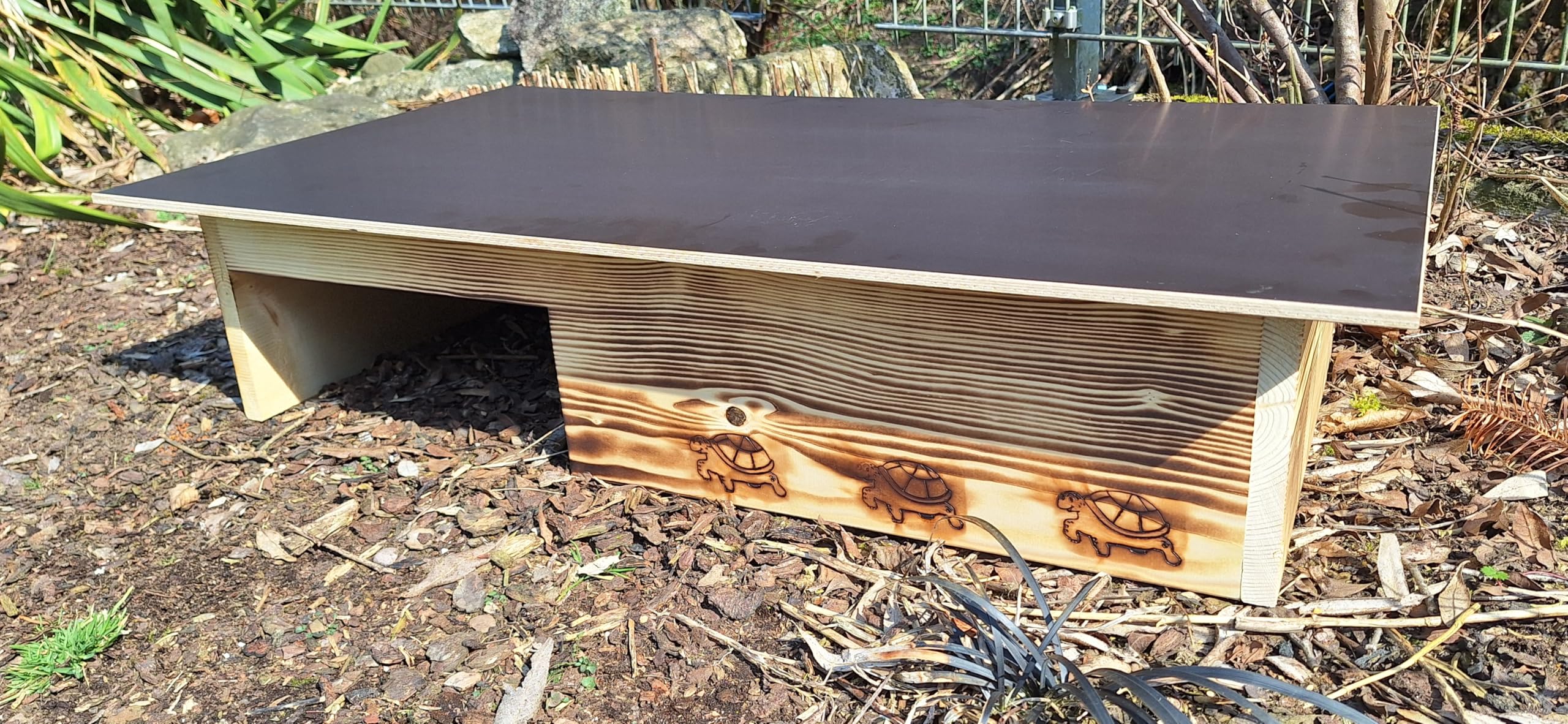 Casetta per tartarughe in legno massiccio da 20 mm, con ruota libera