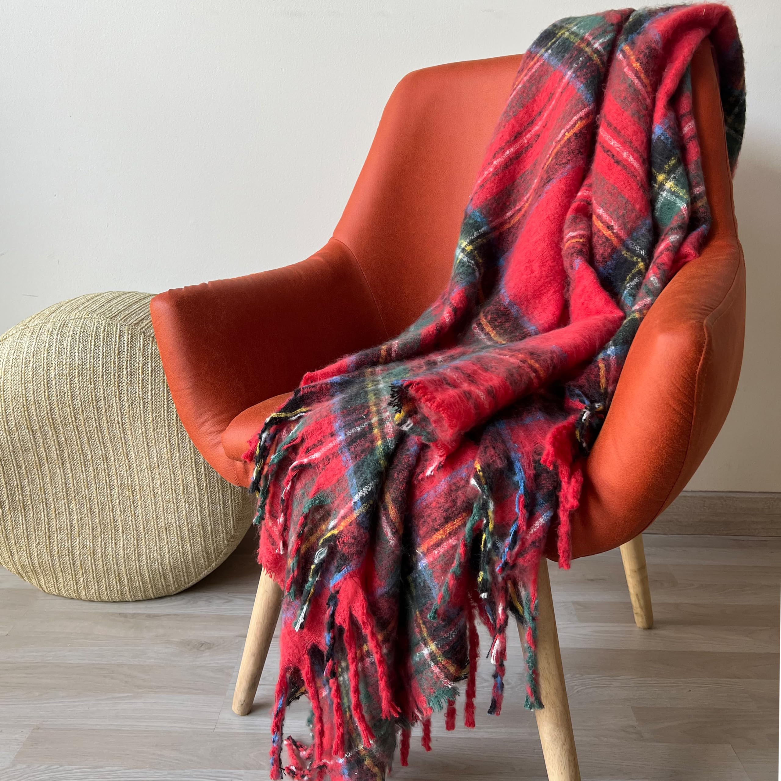 Manta Plaid para Sofá o Cama Roja130x170 cm Cuadros Escocés con Efecto Lana Cepillada y Flecos - Suave, Elegante y Calentita o Decoración del Hogar - Mantita Extrasuave