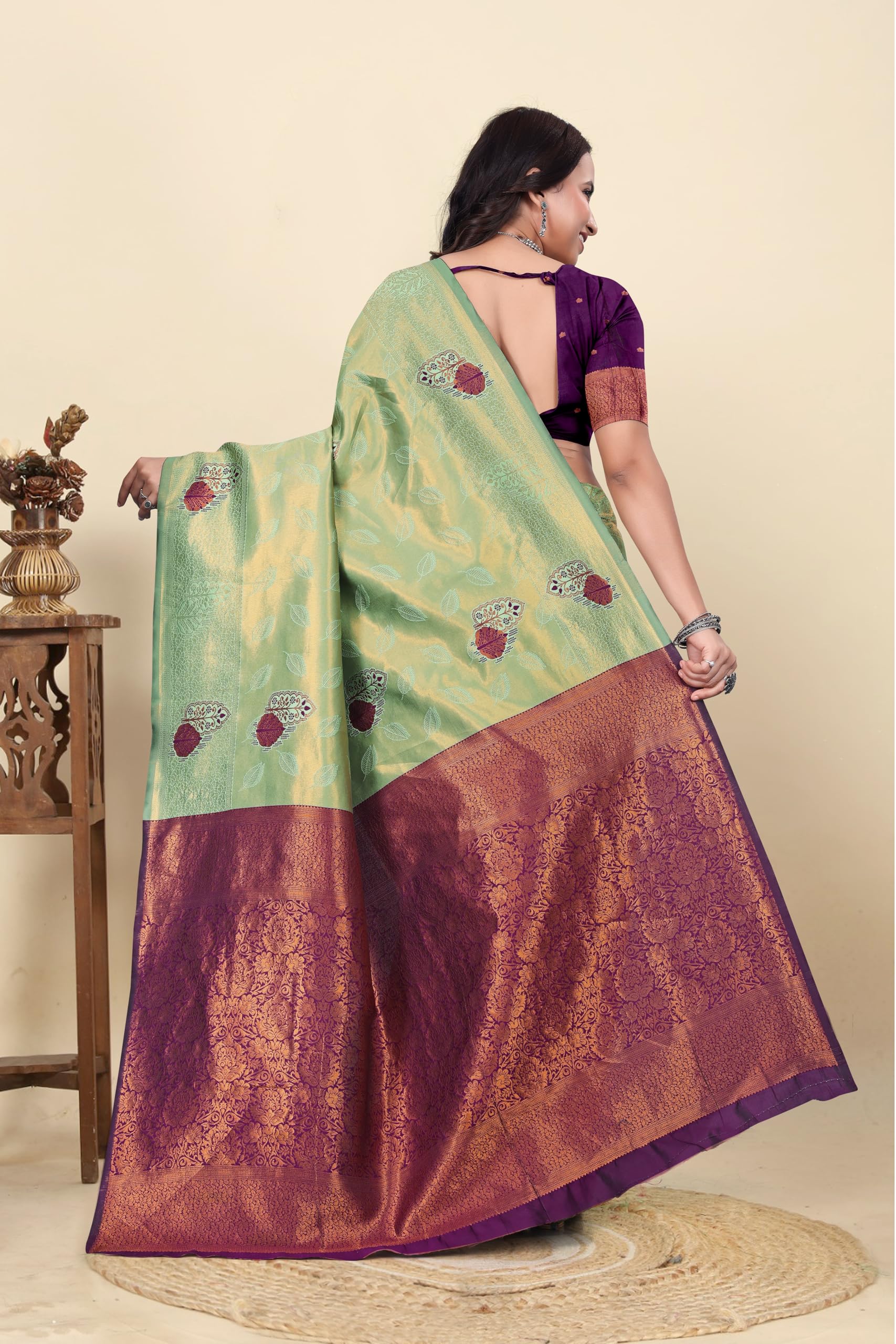 Fashion Women's Kanjivaram Style Soft Silk Banarasi Sarees With Blouse Piece For Women Pure Soft Silk Saree With Blouse Piece For Wedding product image 4