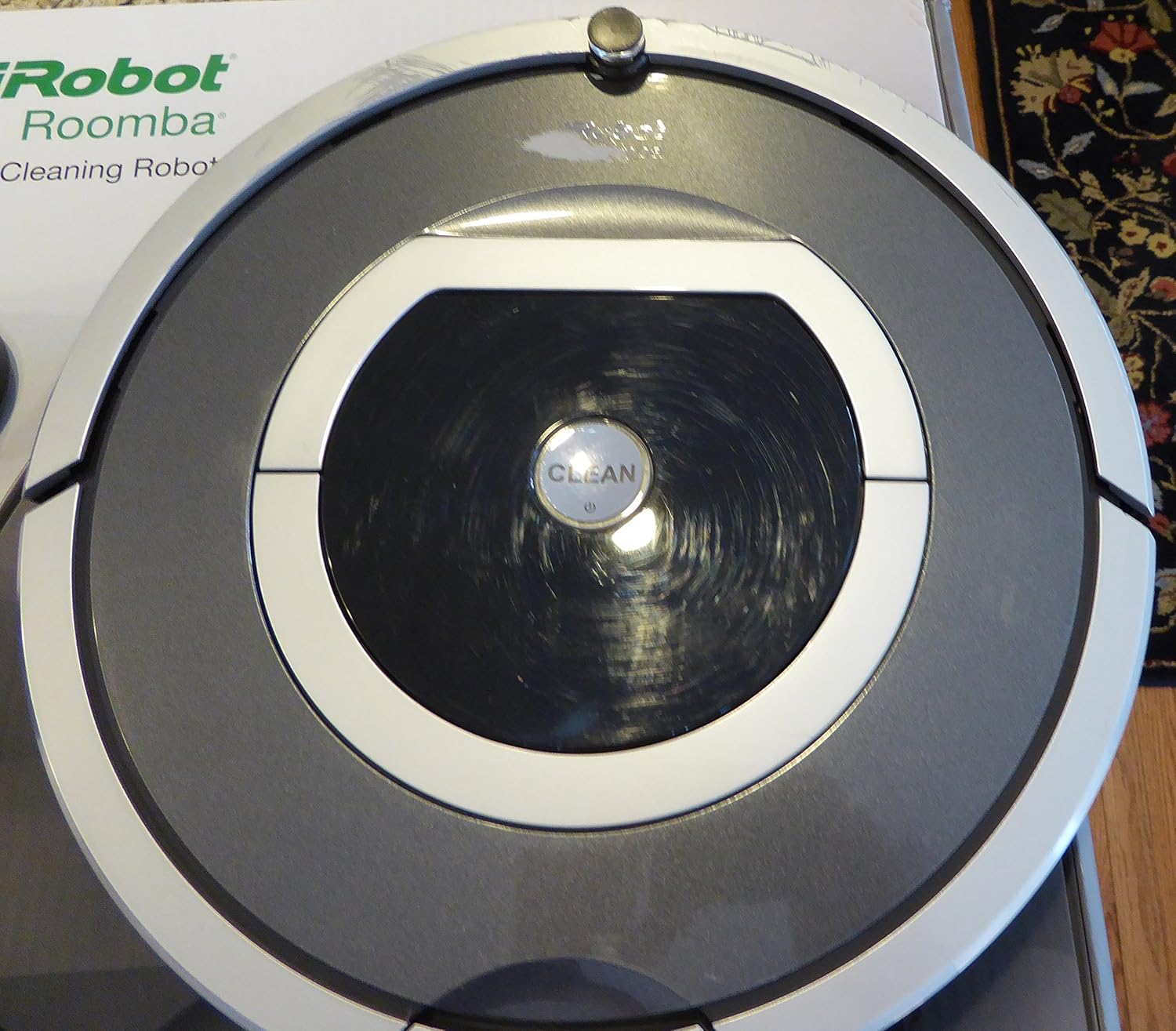 Efst view of the iRobot Roomba 780