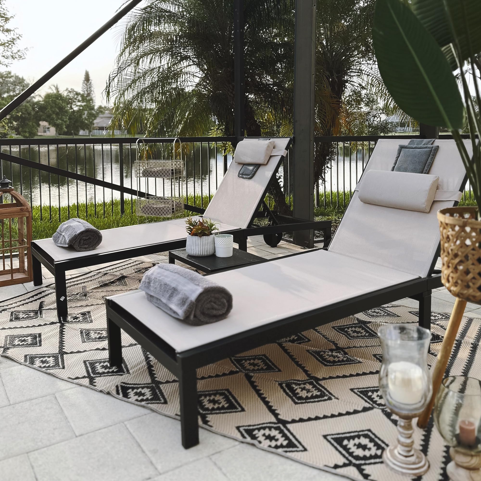PURPLE LEAF 2er-Set Sonnenliege mit Rollen und Beistelltisch, Aluminium Gartenliege mit 5-Fach Verstellbar, Textilene-Stoff