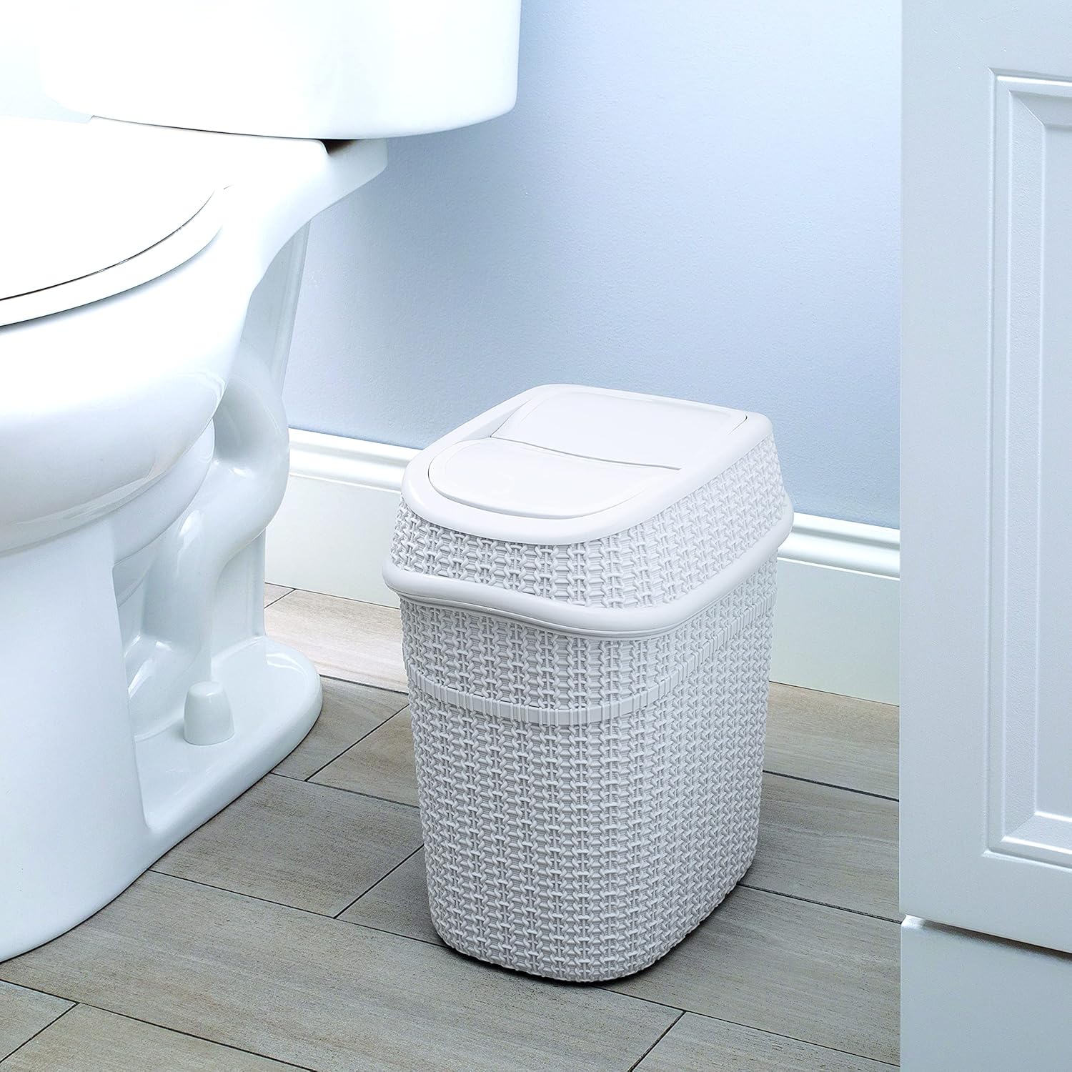 Bath Bliss Sailor Knot Swing Top Waste Bin | Dimensions: 11.22" x 8.27" x 12.6" | 9.5 Liter | Swing Top | Sailor Knot Design | Great for Bathroom | Office | Bathroom Accessories | White