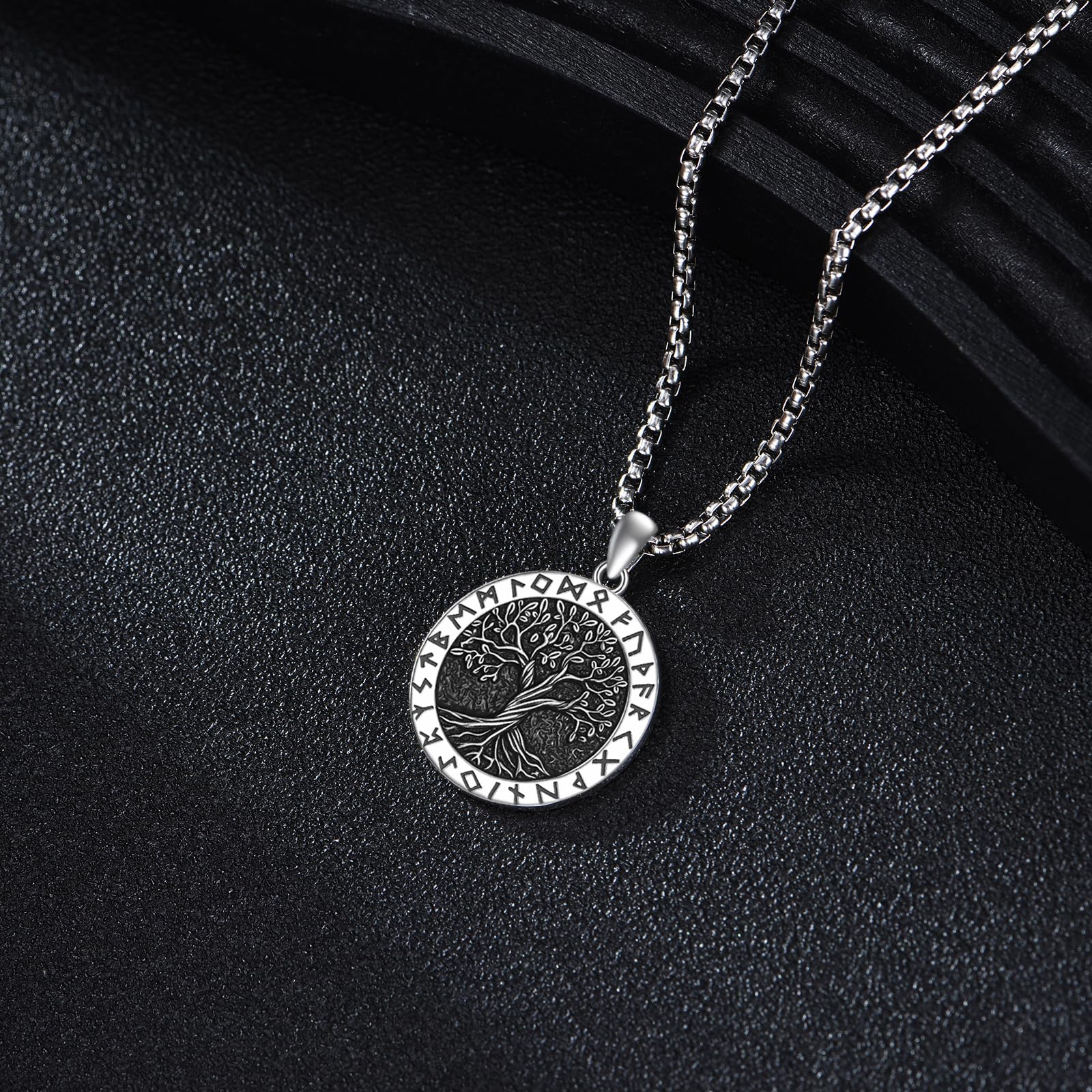 Viking Halskette S925 Sterling Silber Yggdrasil Halskette Viking Rune Baum des Lebens Anhänger Halsketten Nordische Heidnische Schmuck Geschenke für Männer Herren Väter