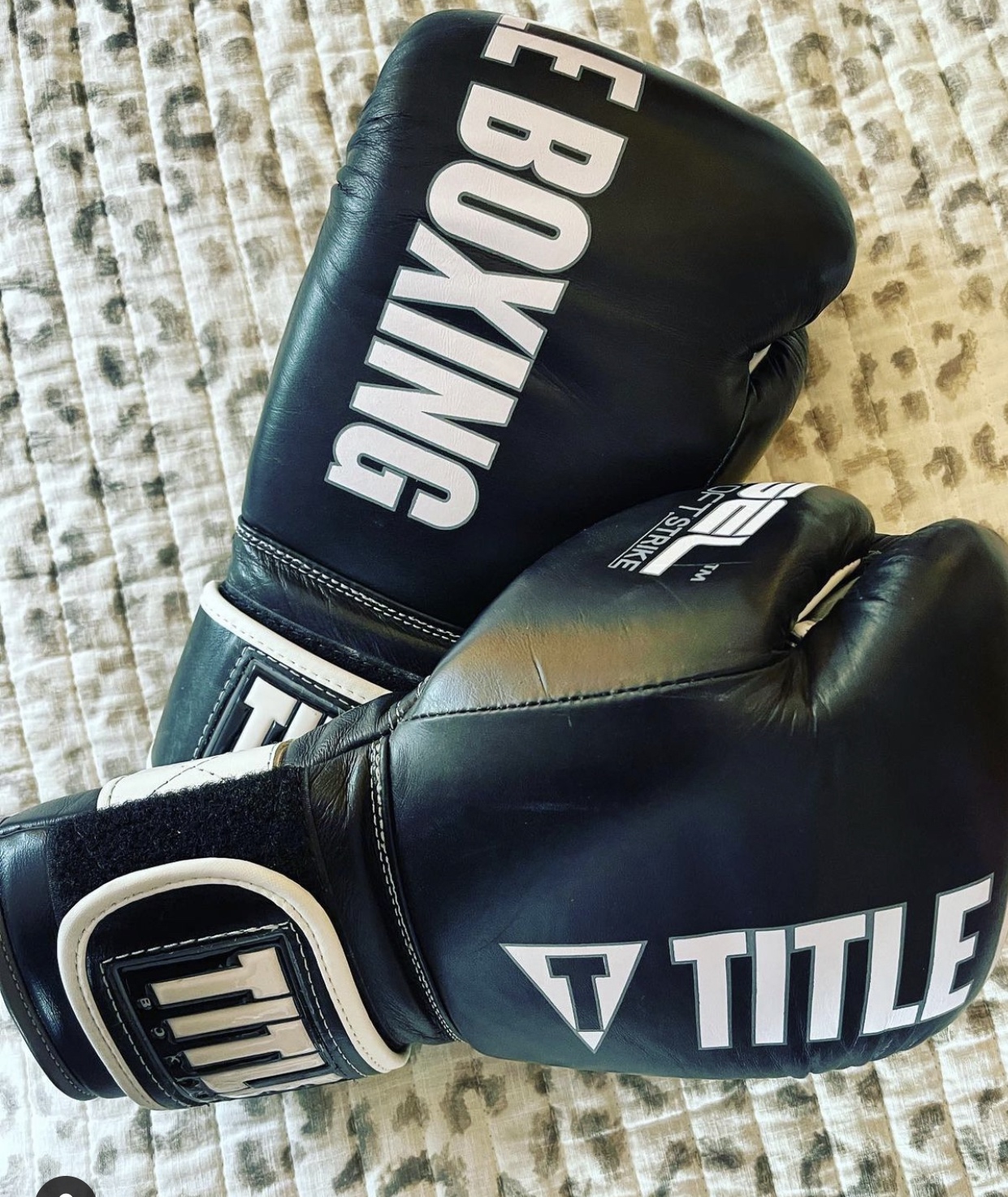 TITLE Boxing Soft Strike Gel Bag Gloves Boxing Gloves