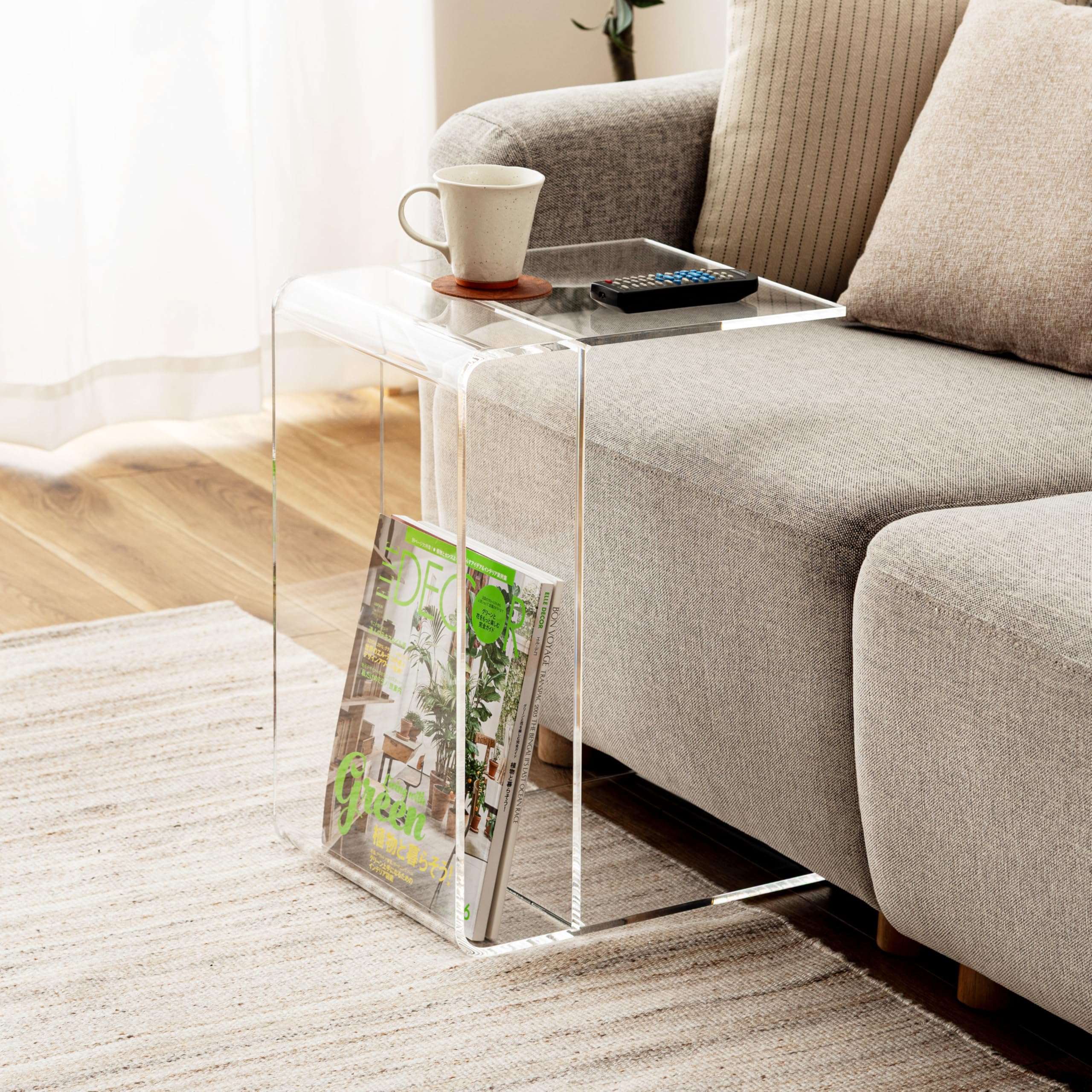 シンプルなアクリル製テーブル compass1733475417.jpg