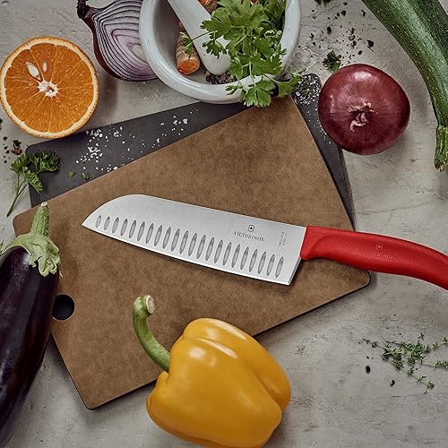 Vista 16 de Victorinox Swiss Classic - Cuchillo de cocina dentado para artículos esenciales del hogar, perfecto para cortar pan, frutas y verduras, mango negro