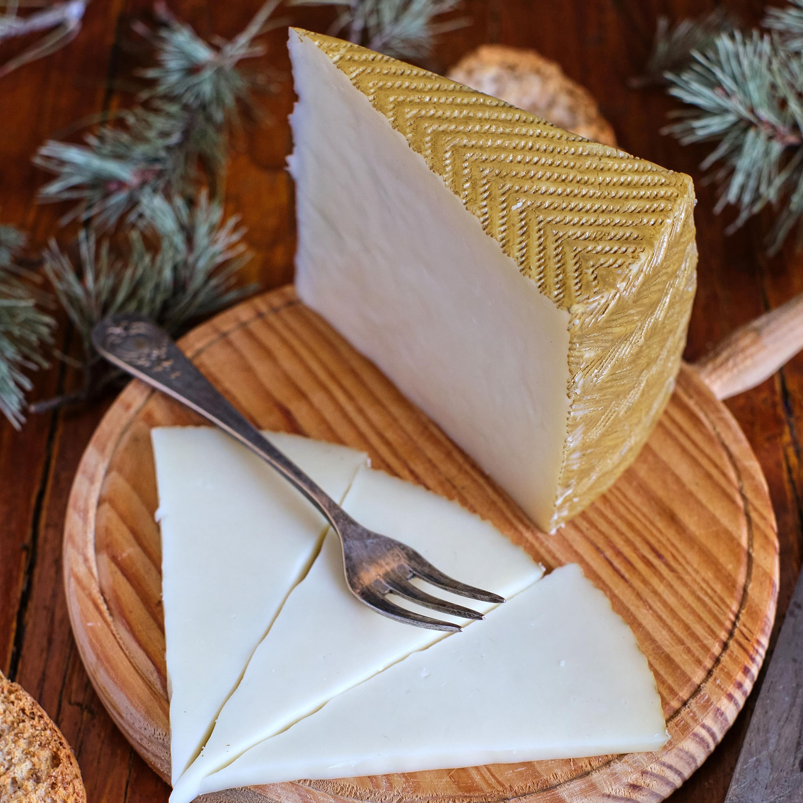 Queso Manchego - Queso Curado Artesano D.O. Protegida El Pesebre - Elaborado con Leche Cruda de Oveja Manchega - Peso Aproximado 3 Kilos