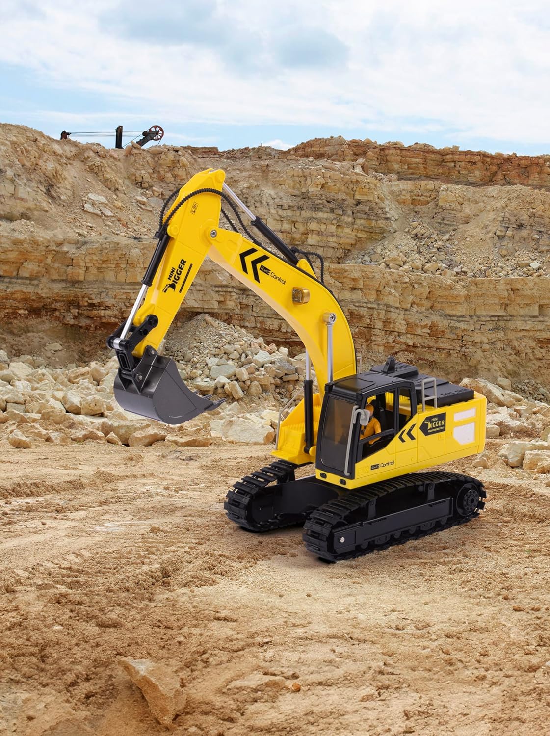 Revell Control 24638 RC Construction Vehicle Mini Digger I With Precise 2.4 GHz Control I 1:18 Scale I 46cm in length