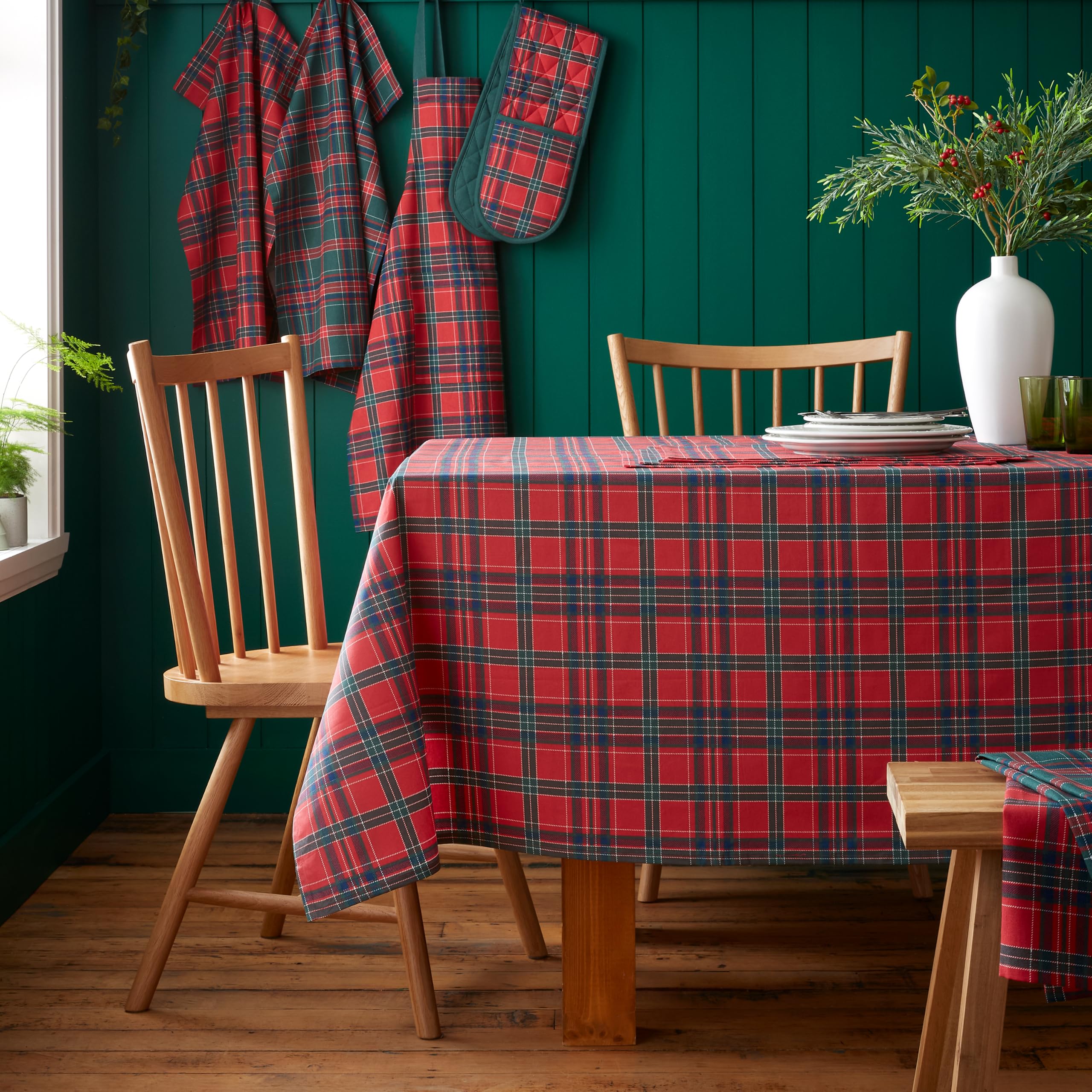 Catherine Lansfield Unisex Red 'Christmas Tartan Check' Cotton Table Cloth In | Size: 137Cm X 229Cm