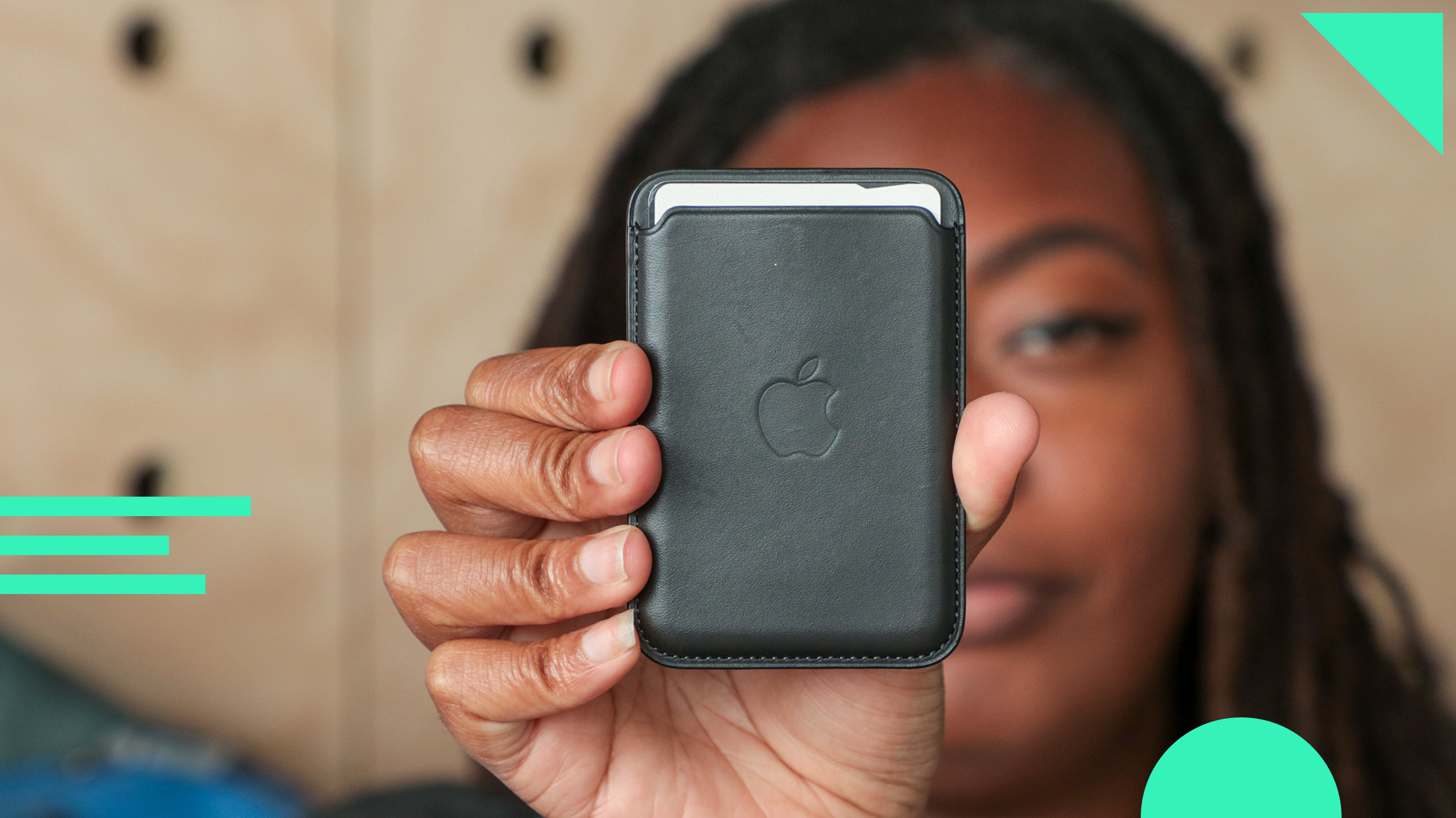 Watch Apple iPhone Leather Wallet with MagSafe Review on Amazon Live