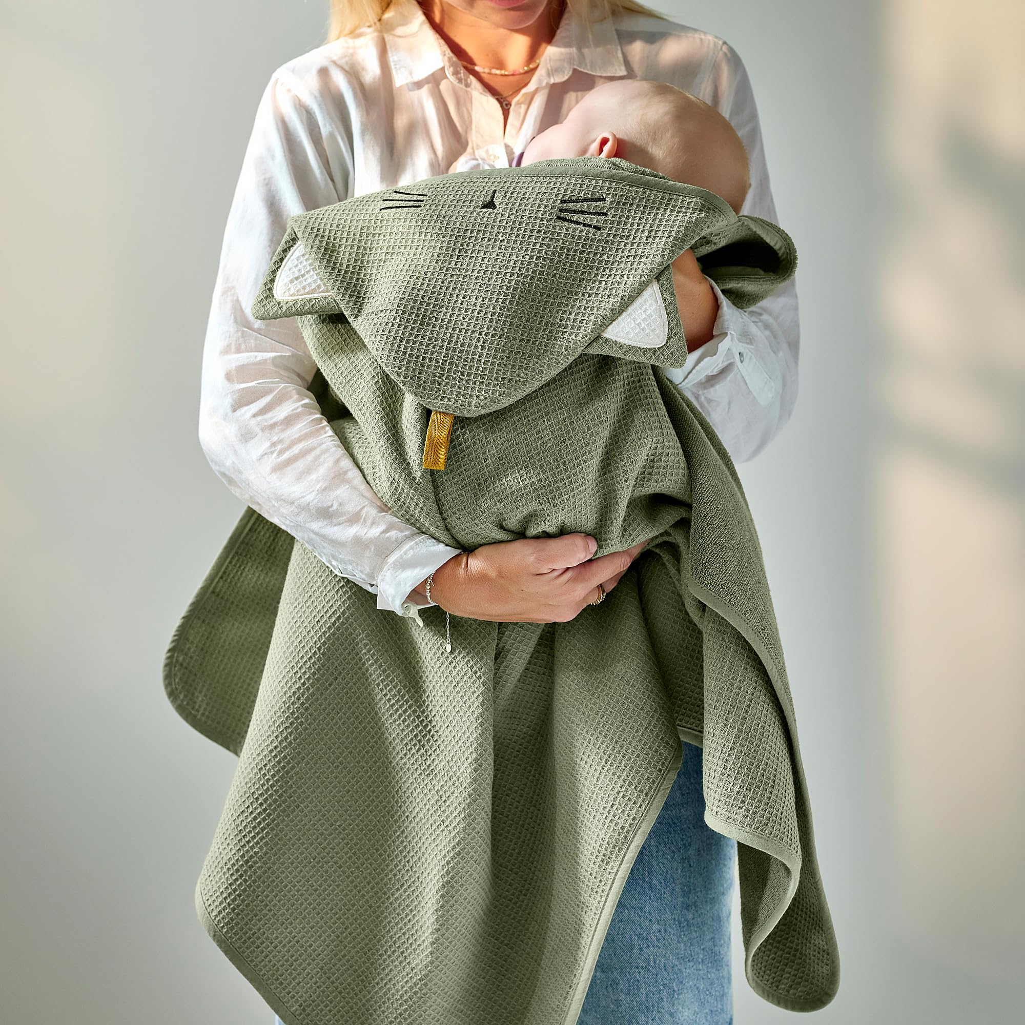 ProTuning GULDVÄVARE Serviette pour bébé avec capuche, vert, 60 x 125 cm